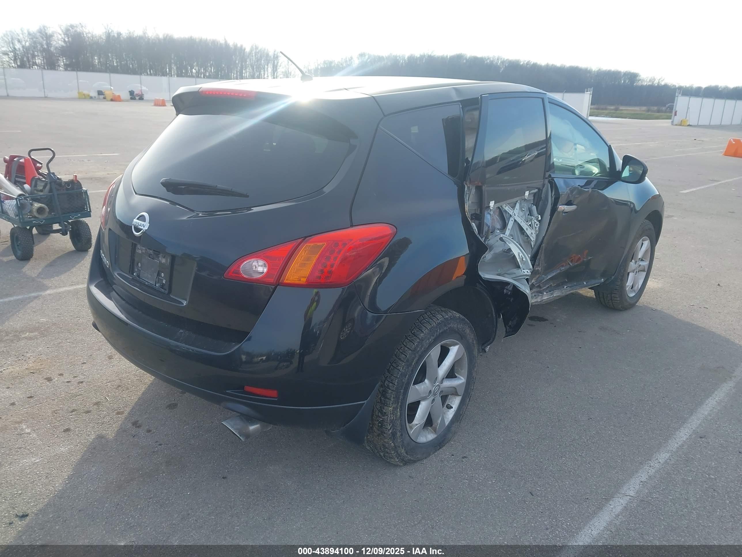 NISSAN MURANO image 4