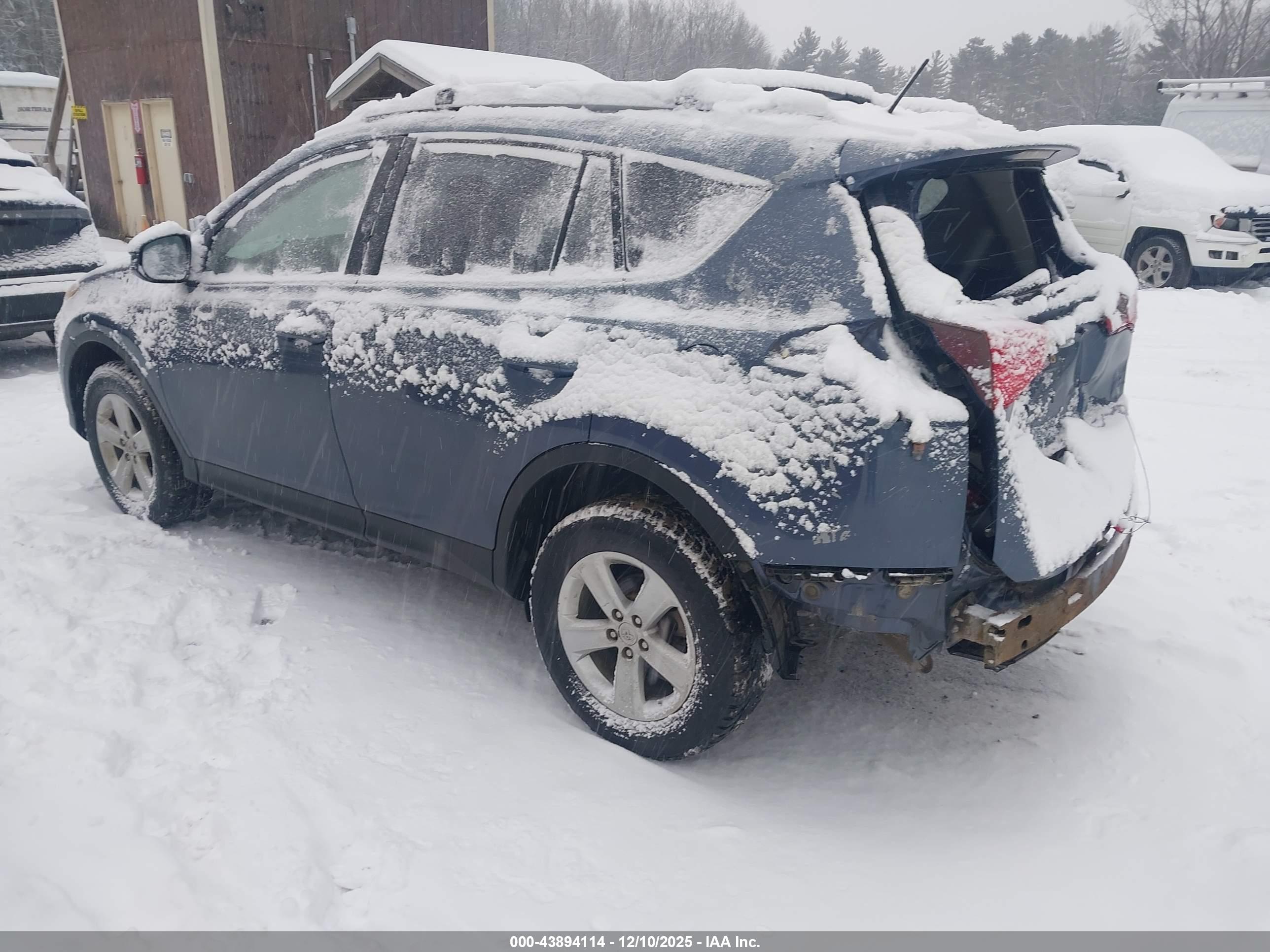 TOYOTA RAV4 image 3