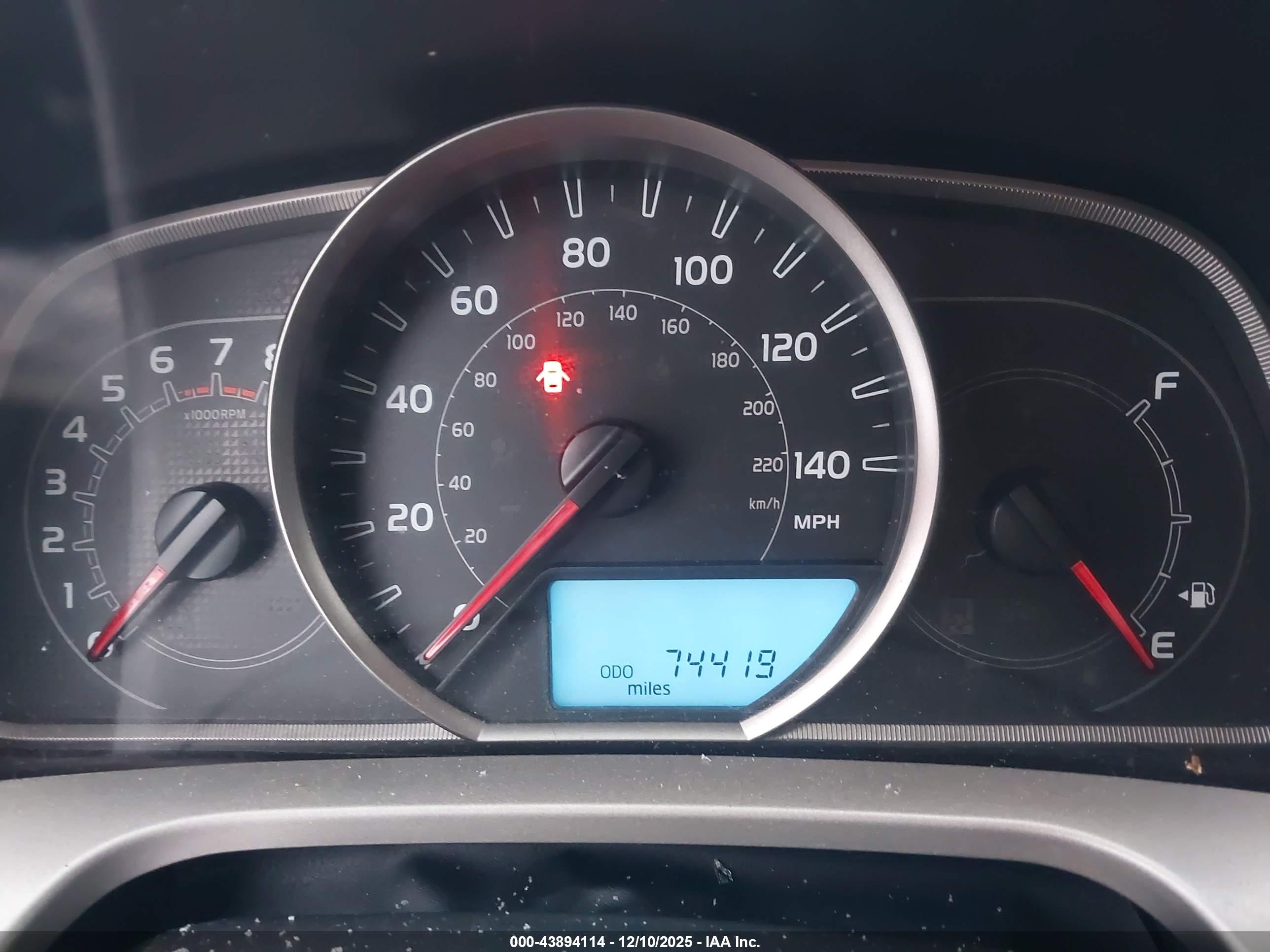 TOYOTA RAV4 image 7