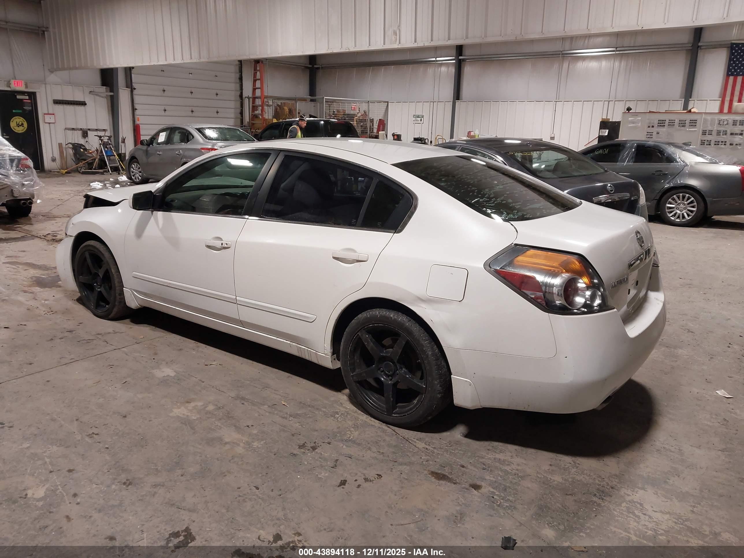 NISSAN ALTIMA image 3