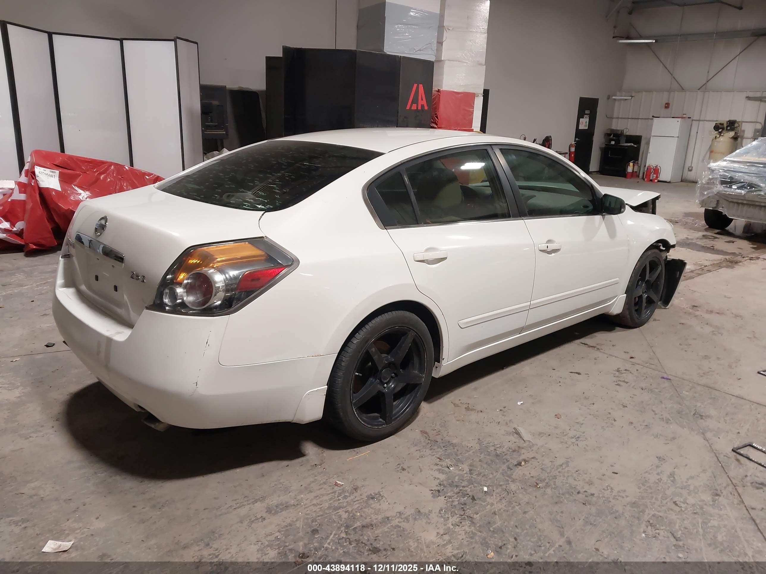 NISSAN ALTIMA image 4