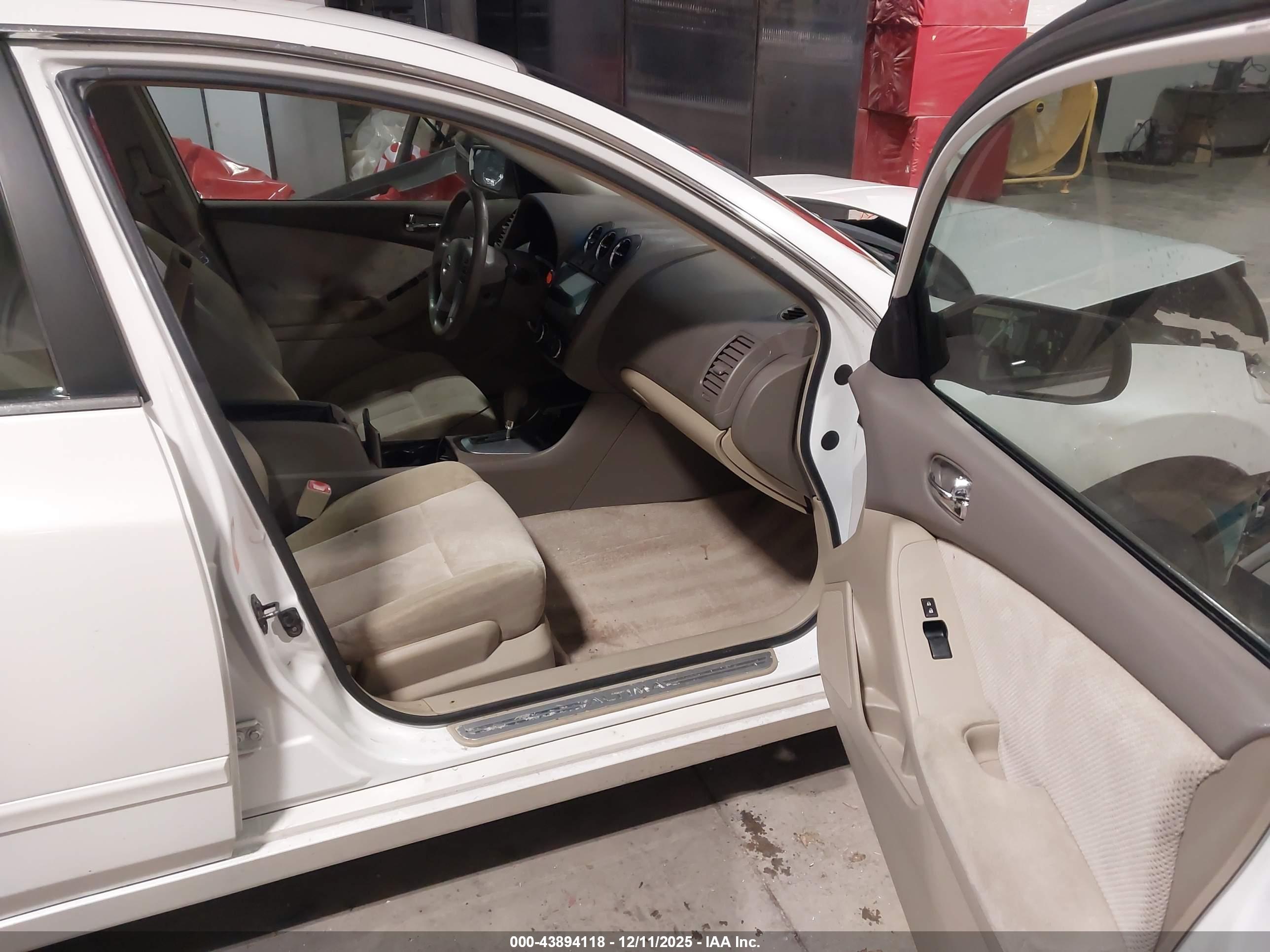 NISSAN ALTIMA image 5