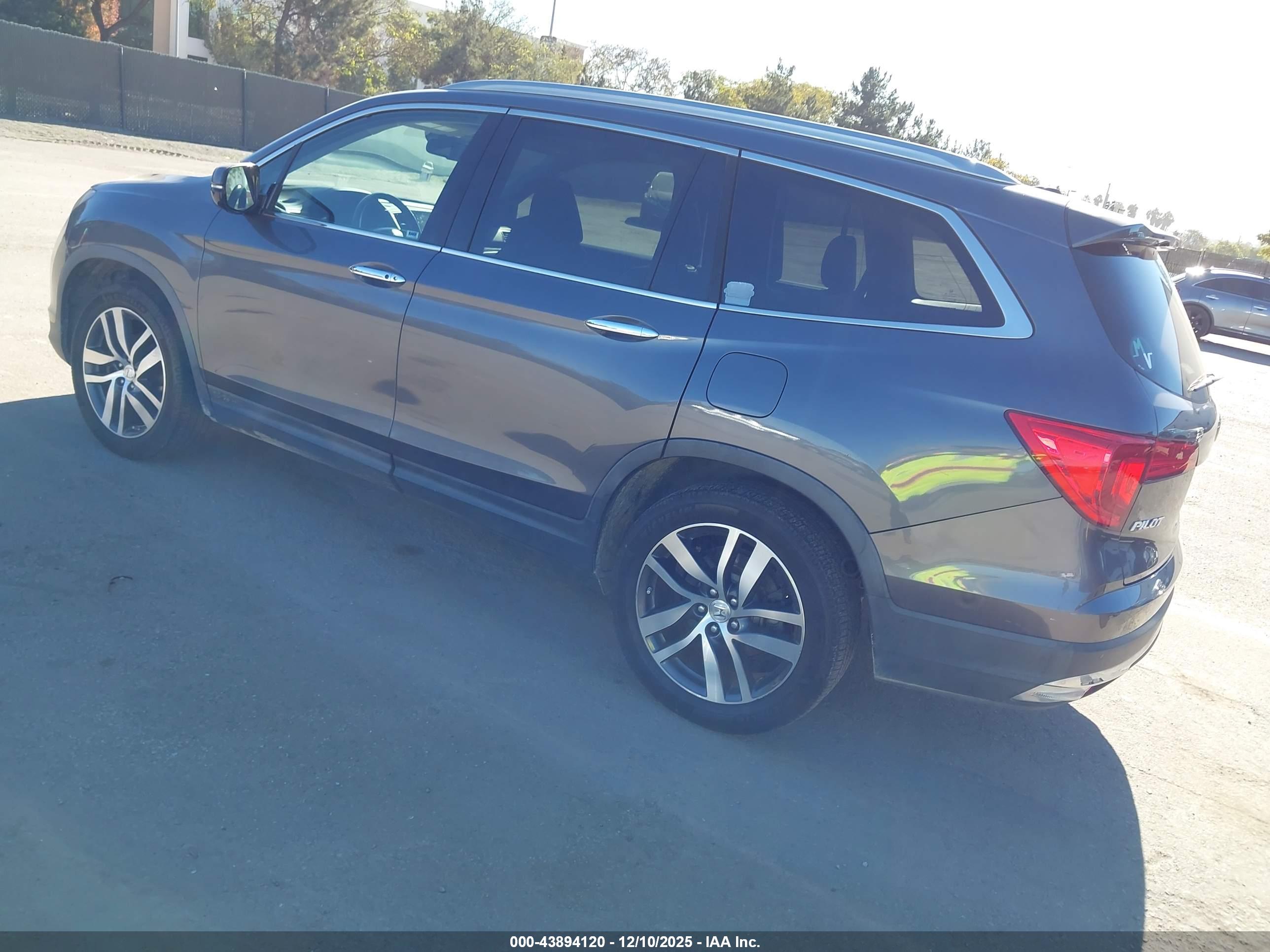 HONDA PILOT image 3