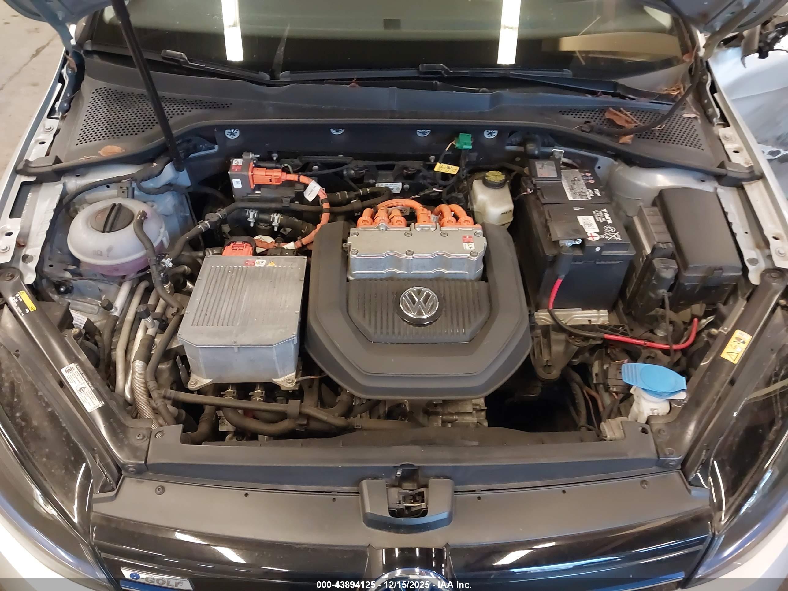 VOLKSWAGEN E-GOLF image 10