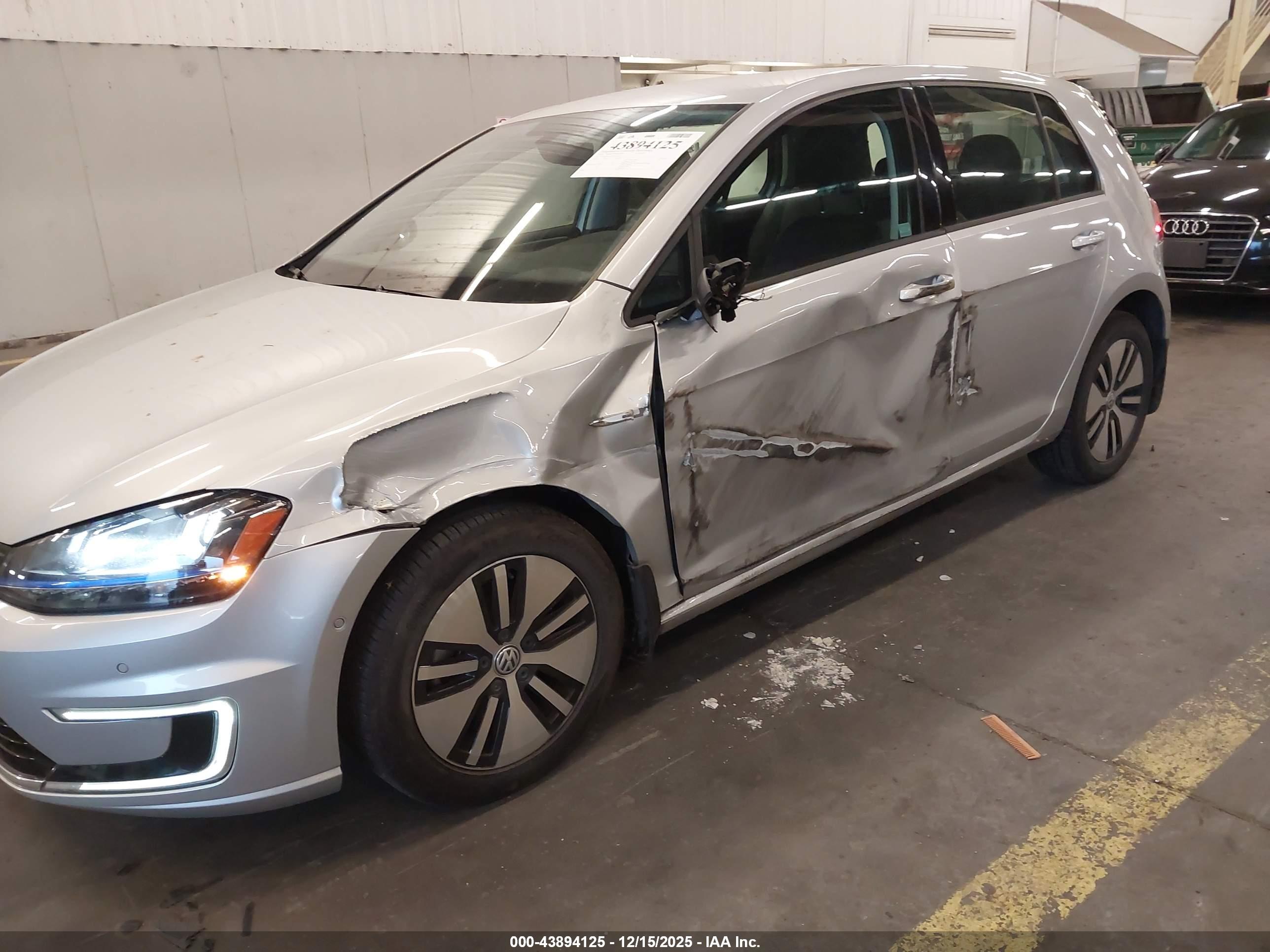 VOLKSWAGEN E-GOLF image 6