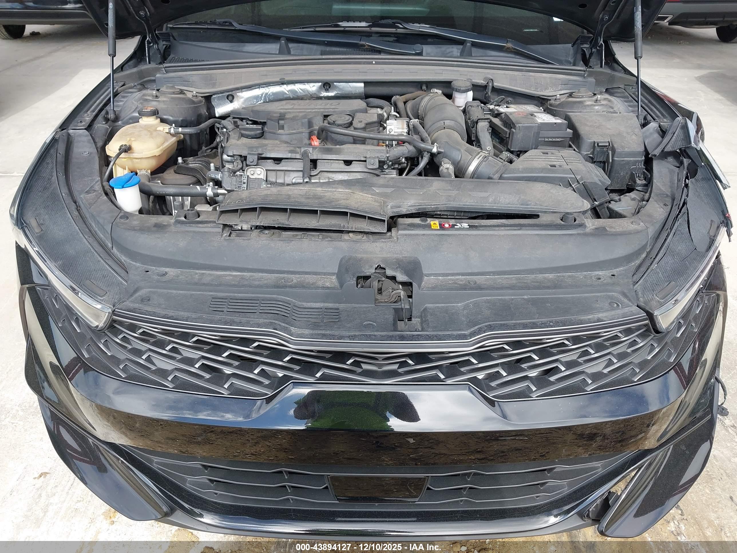 KIA K5 image 10