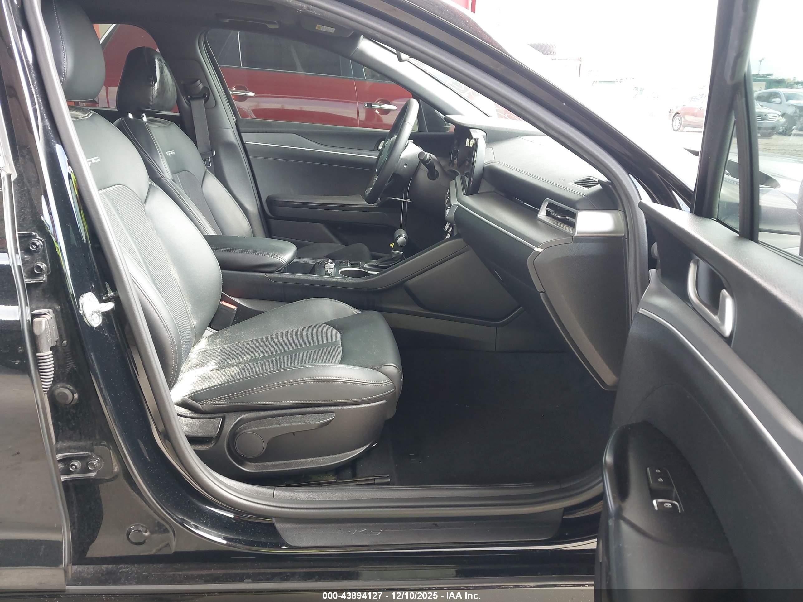 KIA K5 image 5