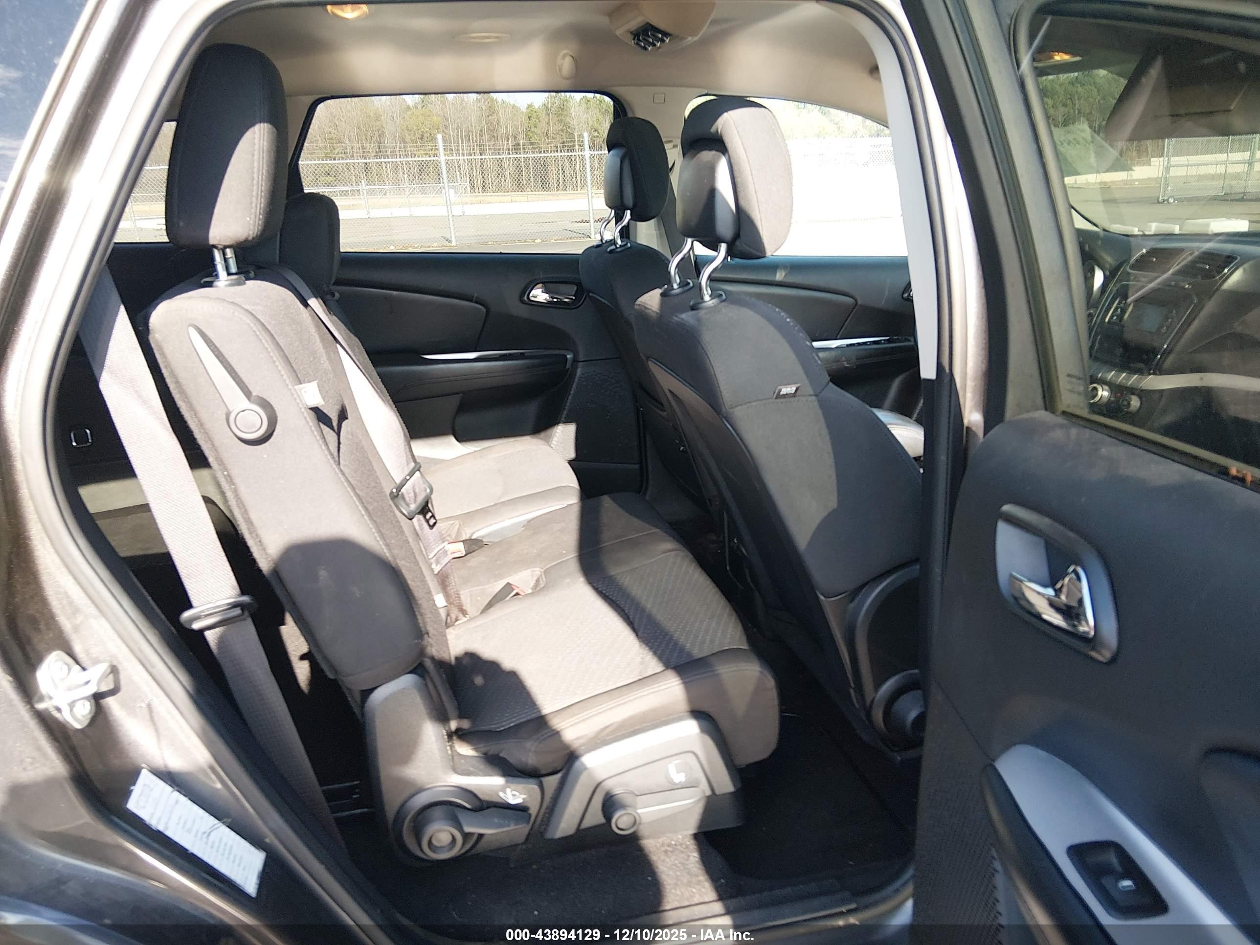 DODGE JOURNEY image 8