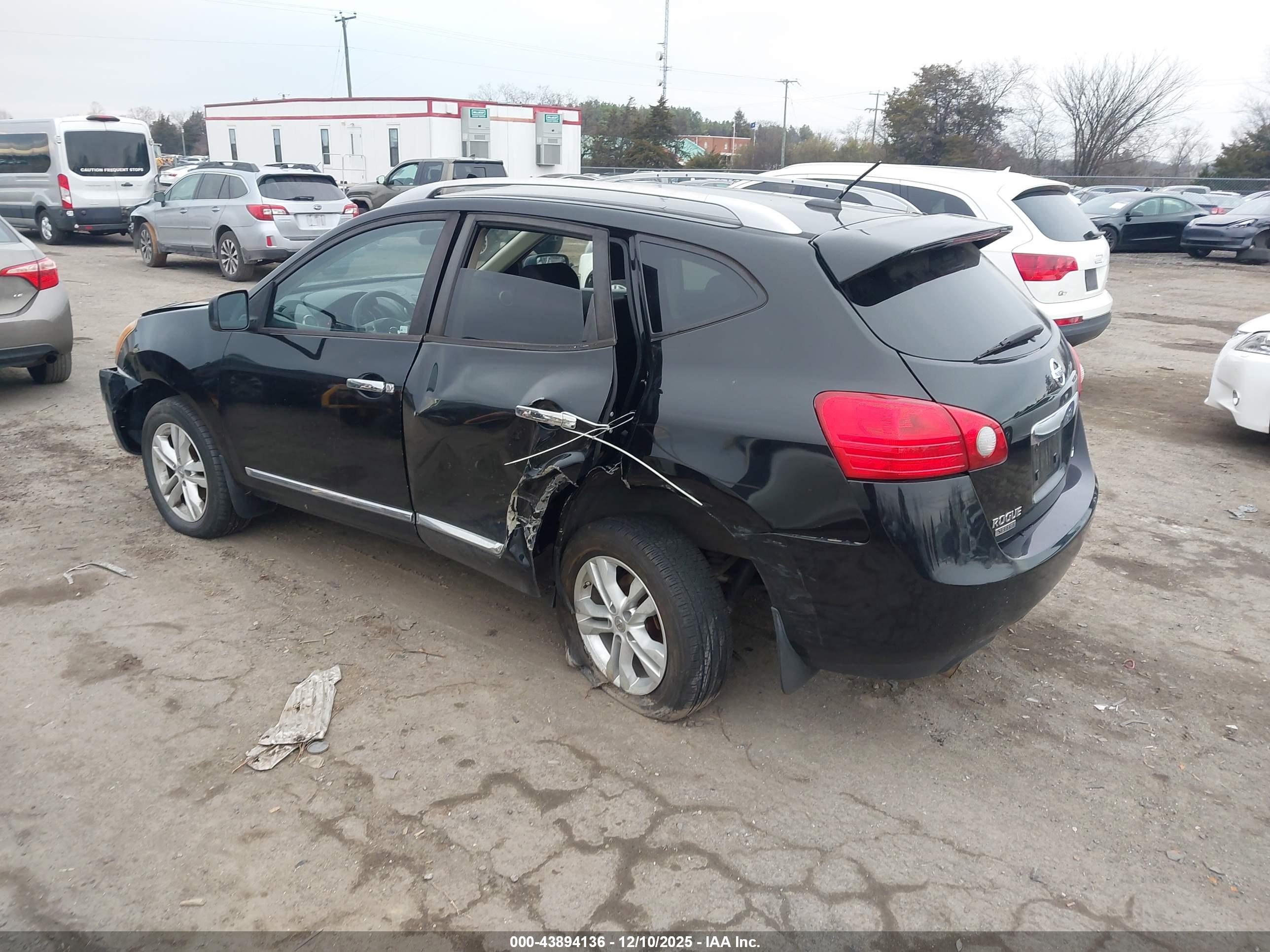 NISSAN ROGUE image 3