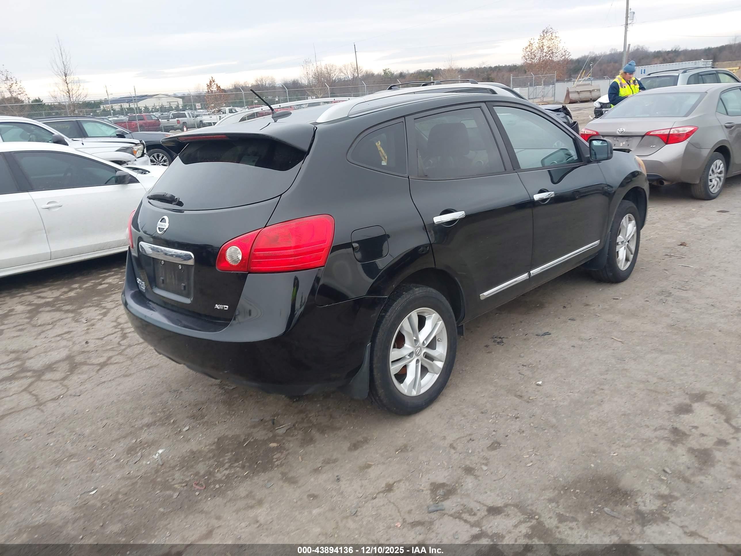 NISSAN ROGUE image 4