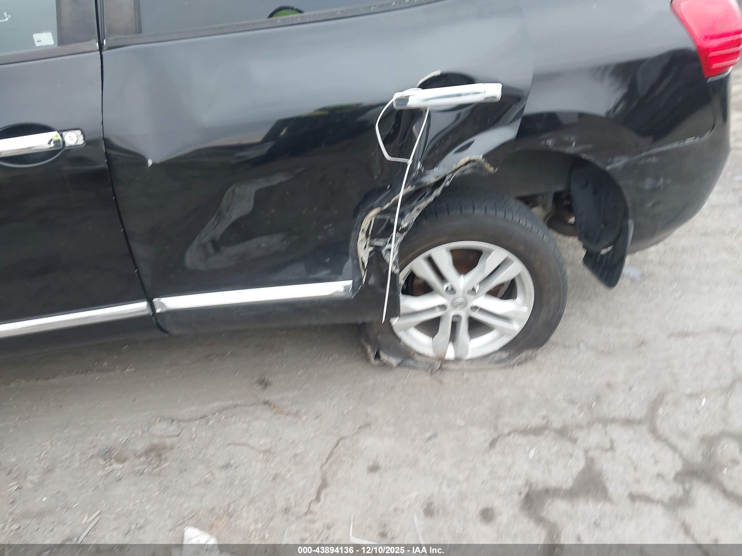 NISSAN ROGUE image 6
