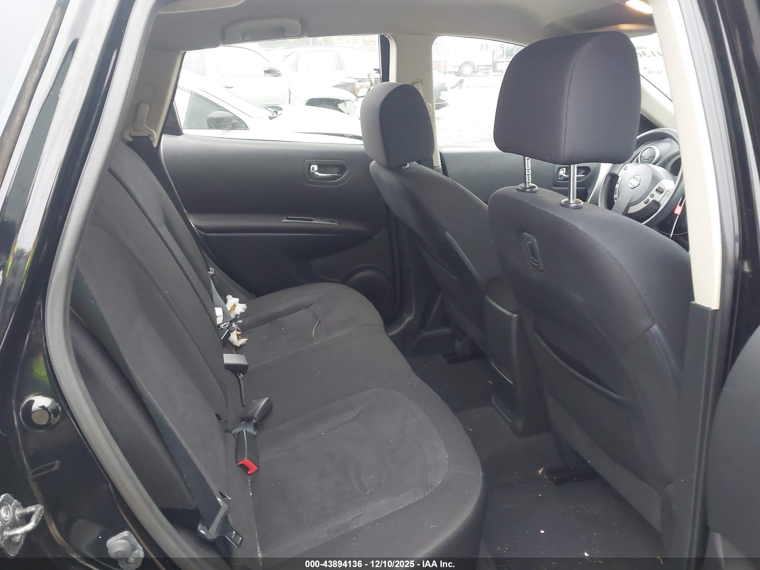 NISSAN ROGUE image 8