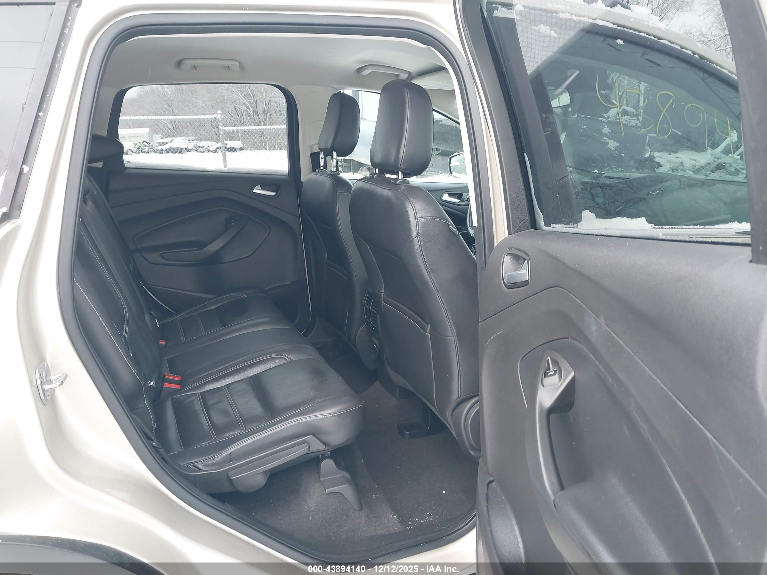 FORD ESCAPE image 8