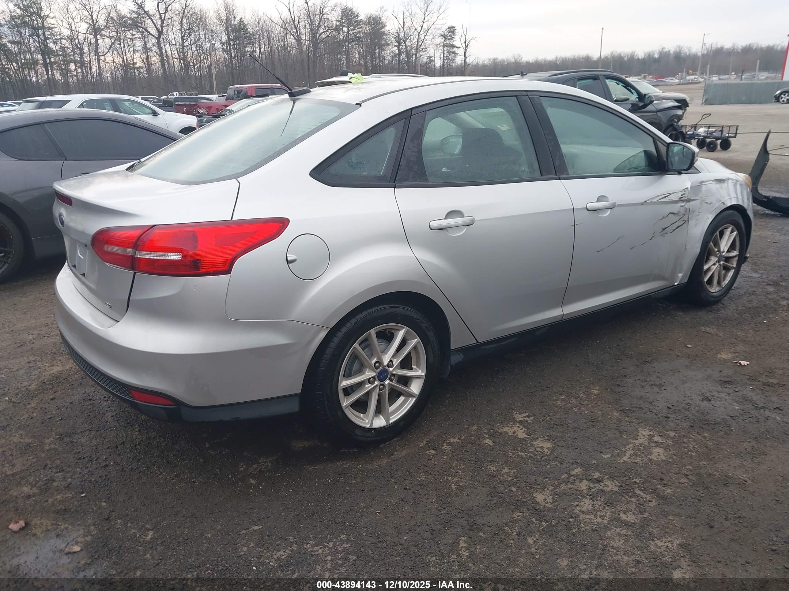 FORD FOCUS image 4