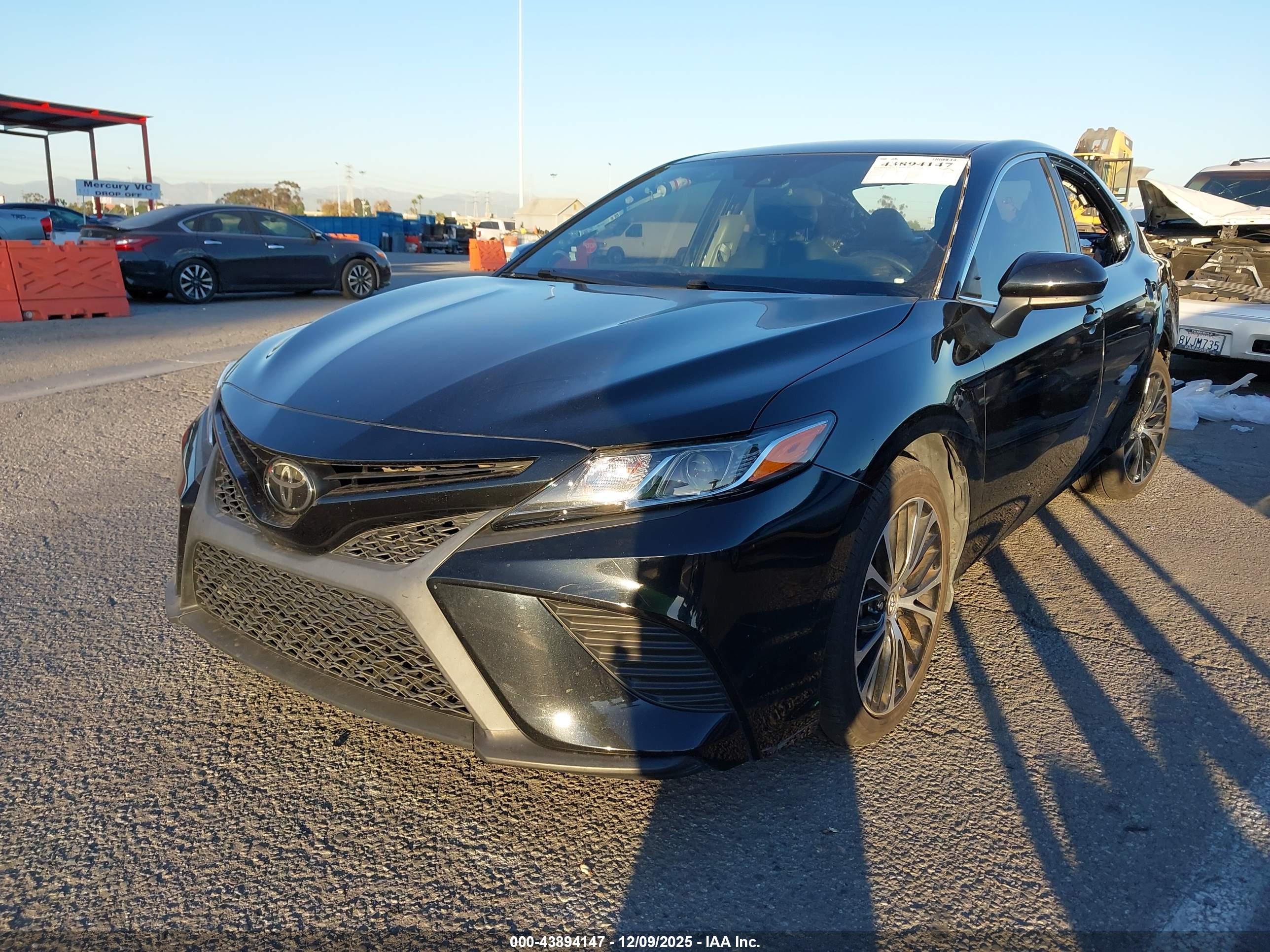 TOYOTA CAMRY image 2