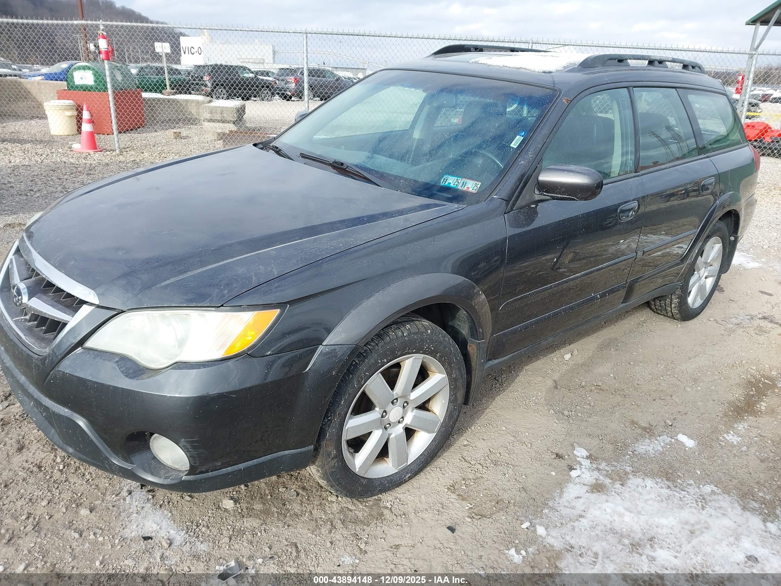 SUBARU OUTBACK image 2