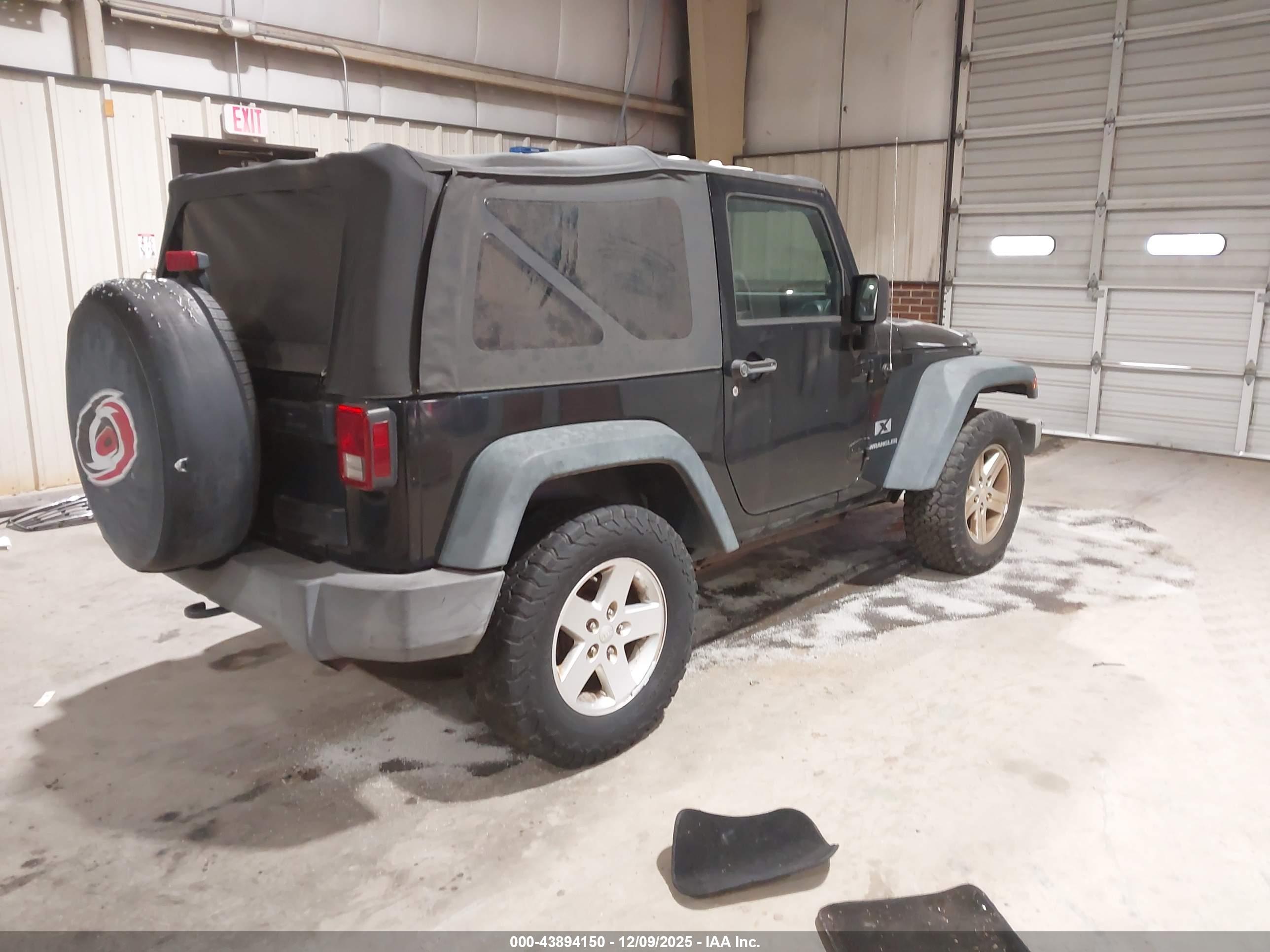 JEEP WRANGLER image 4
