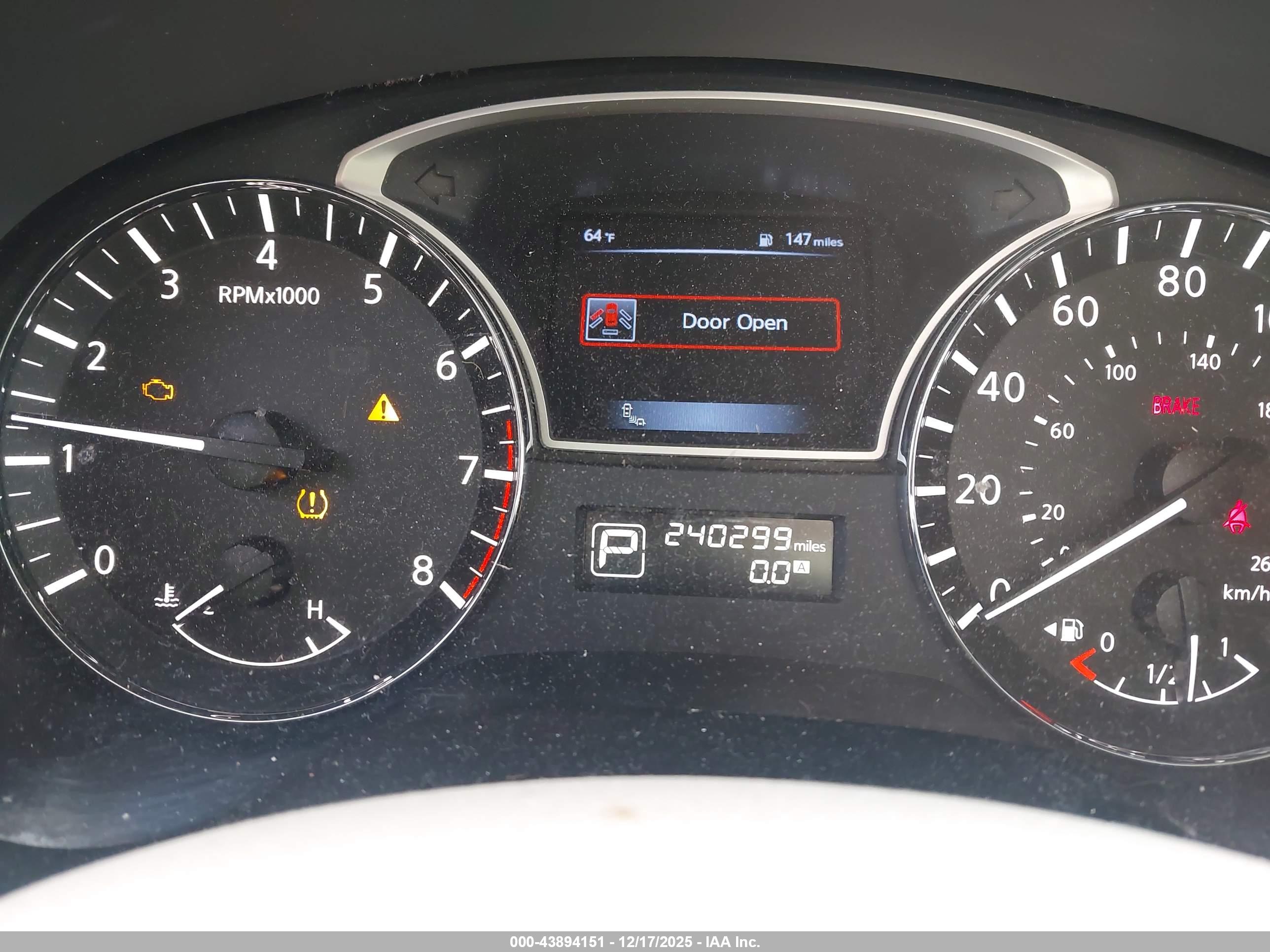NISSAN PATHFINDER image 7