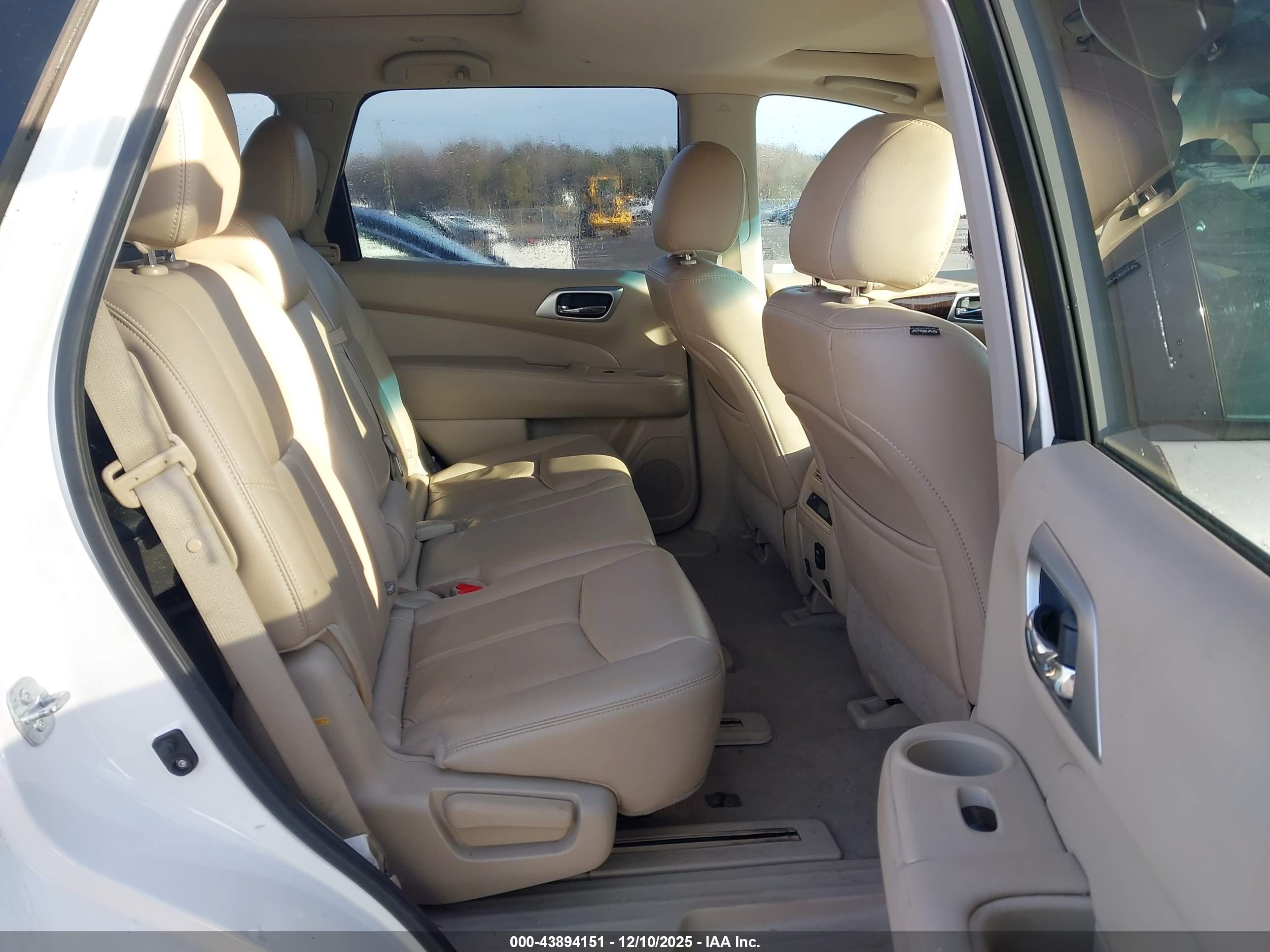 NISSAN PATHFINDER image 8