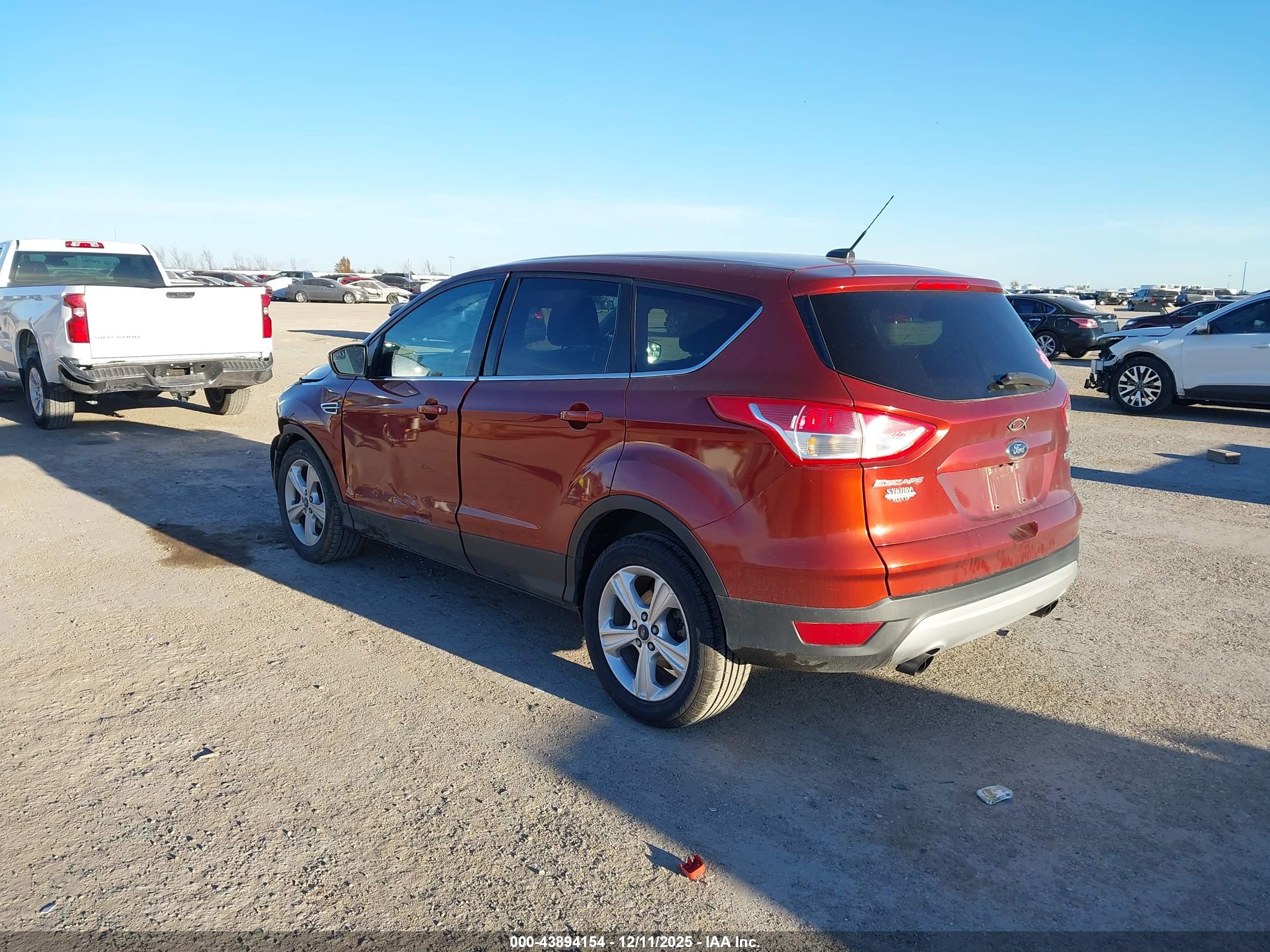FORD ESCAPE image 3