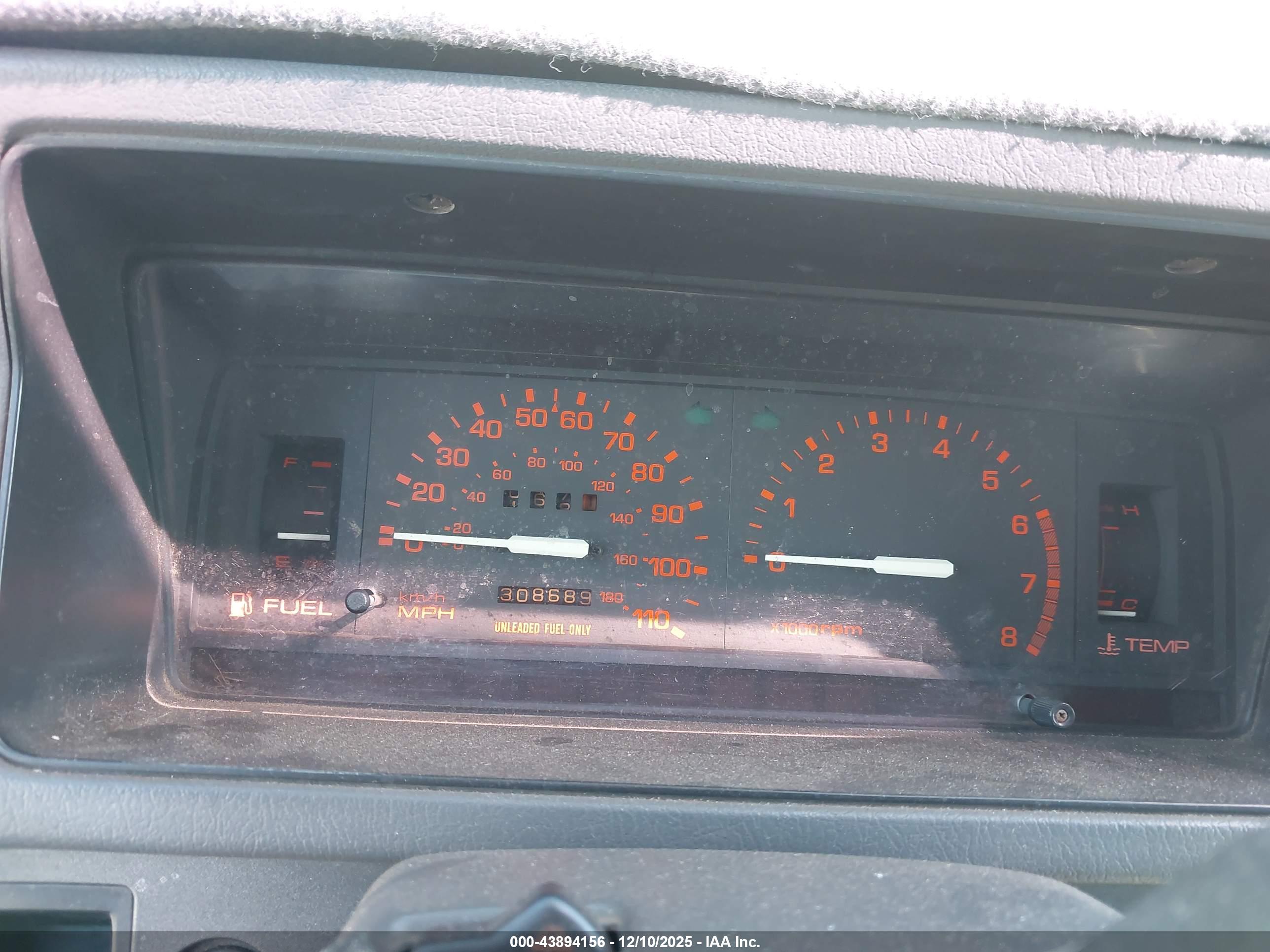 MAZDA B2200 image 7