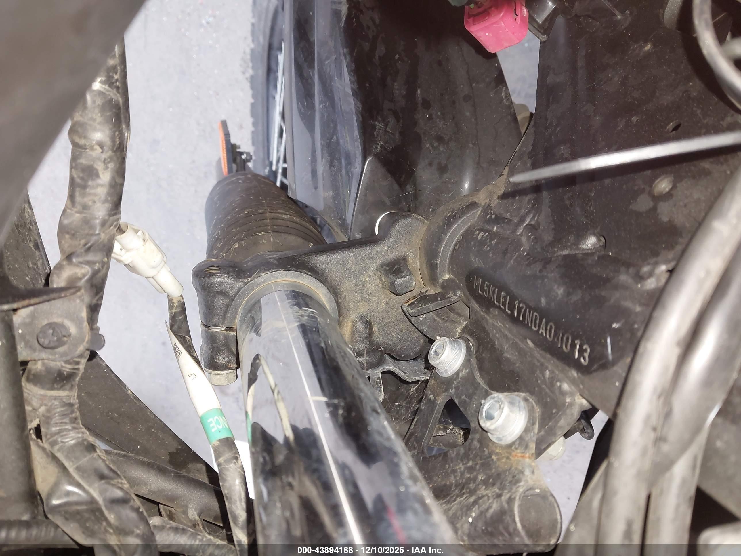 KAWASAKI KL650 image 10
