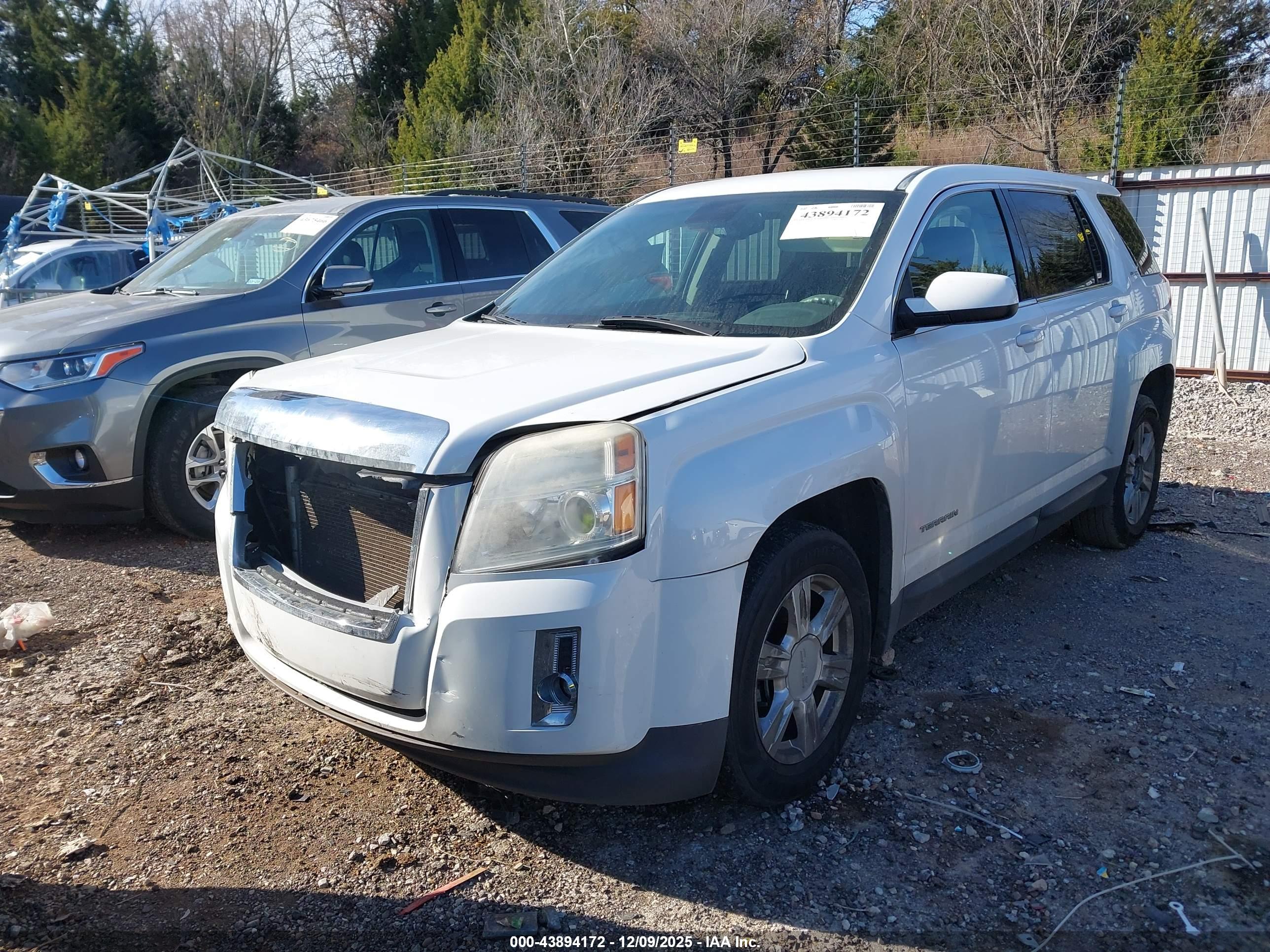 GMC TERRAIN image 2