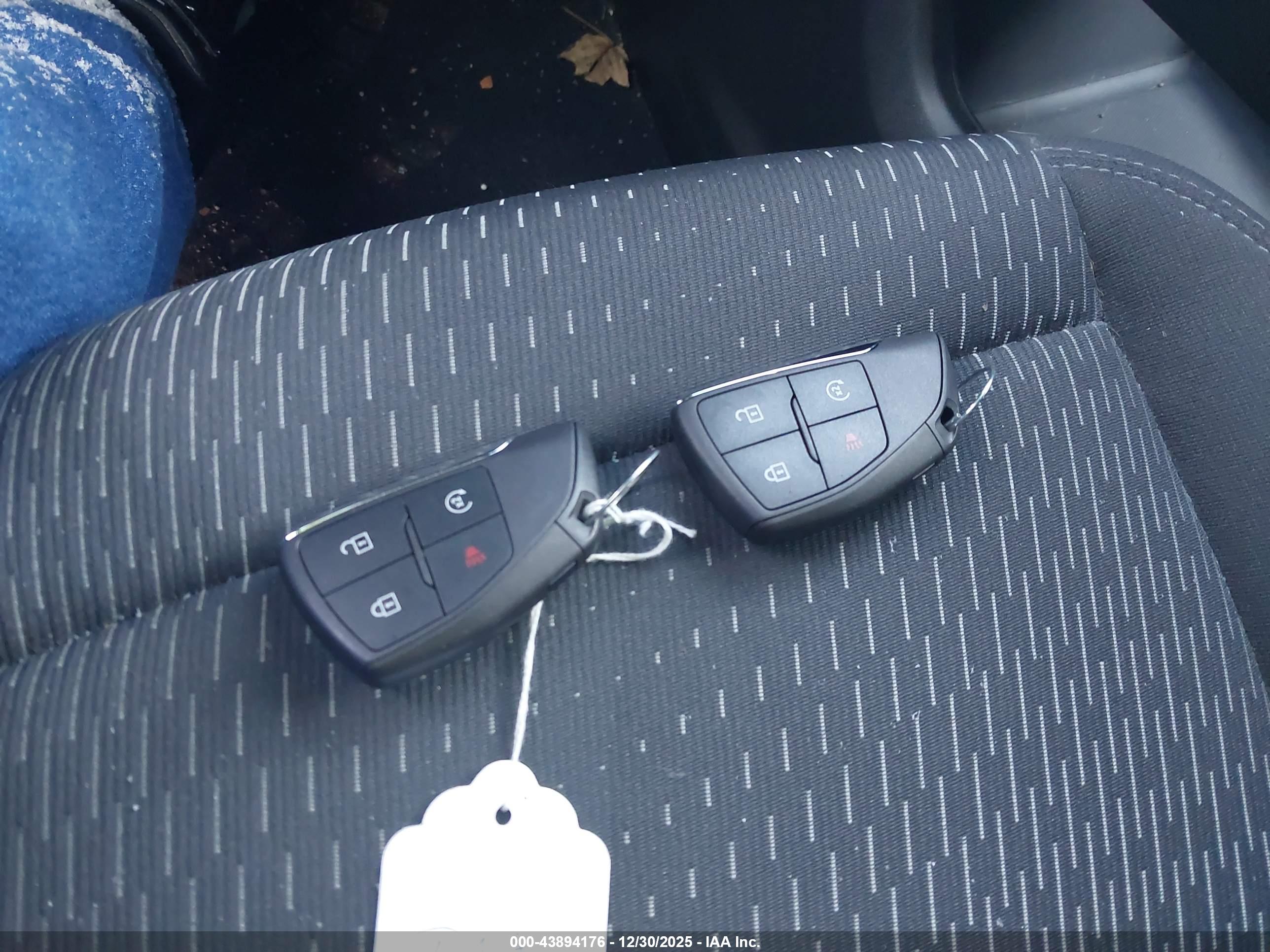 CHEVROLET EQUINOX image 11