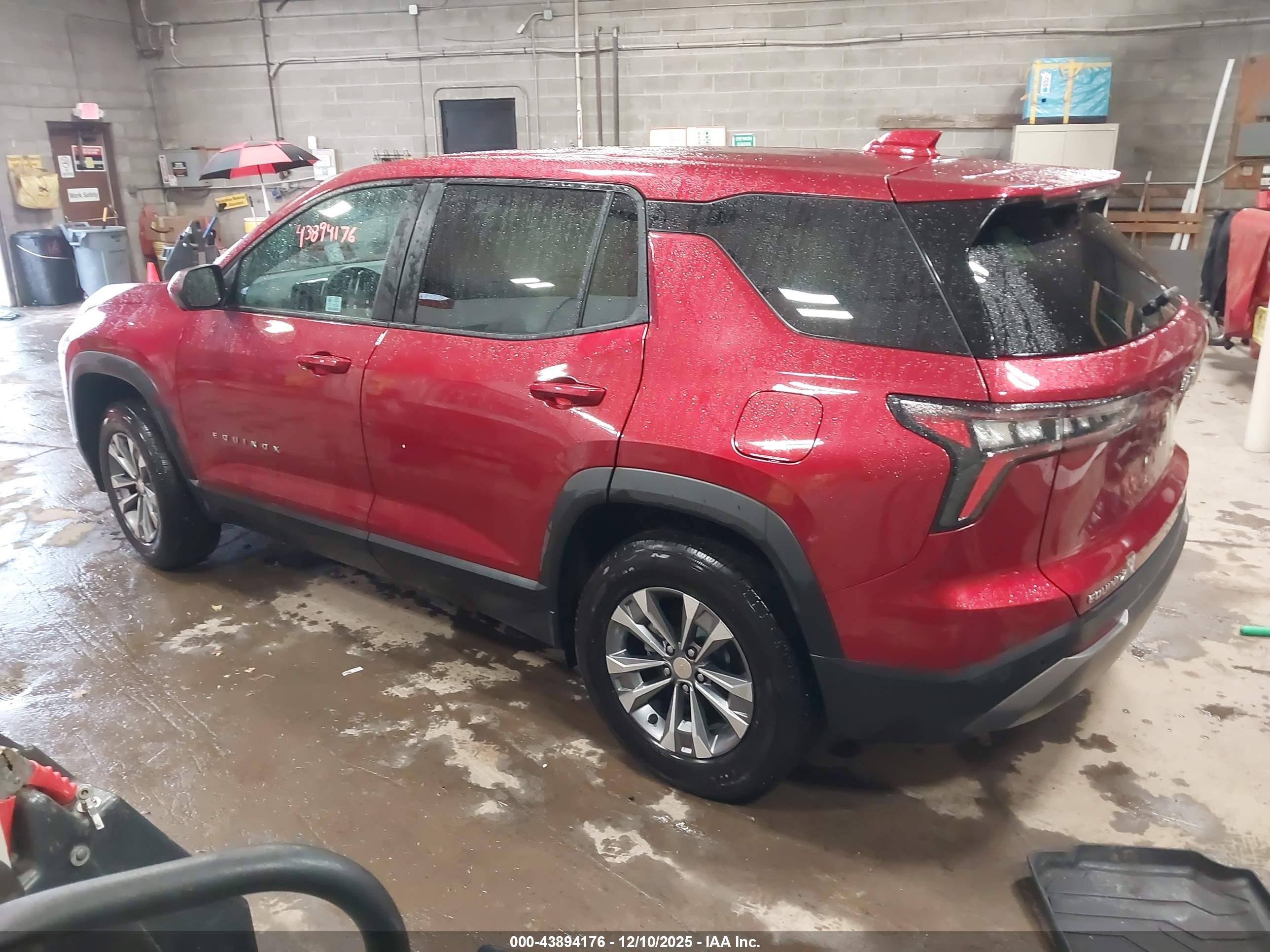 CHEVROLET EQUINOX image 3