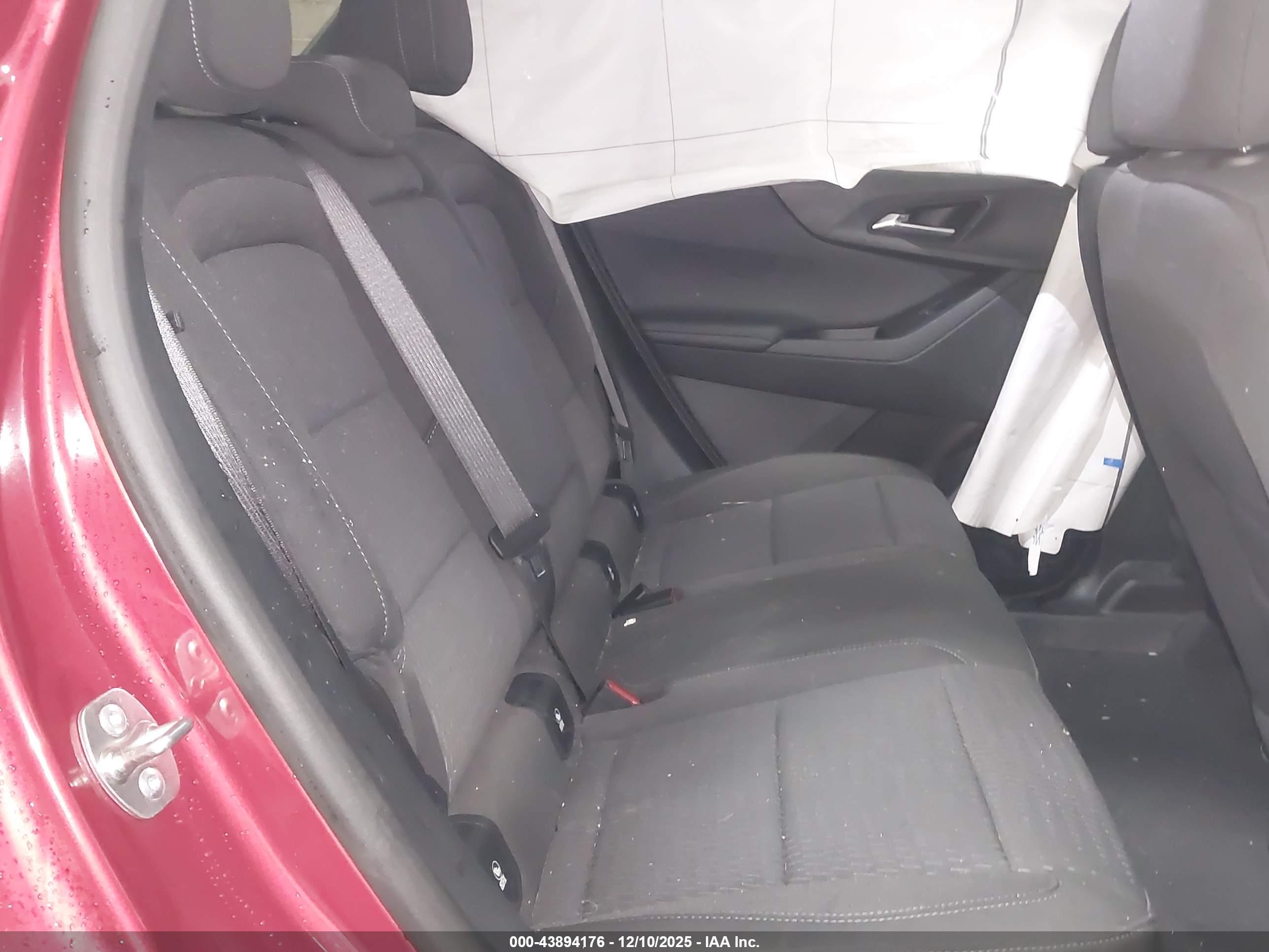 CHEVROLET EQUINOX image 8