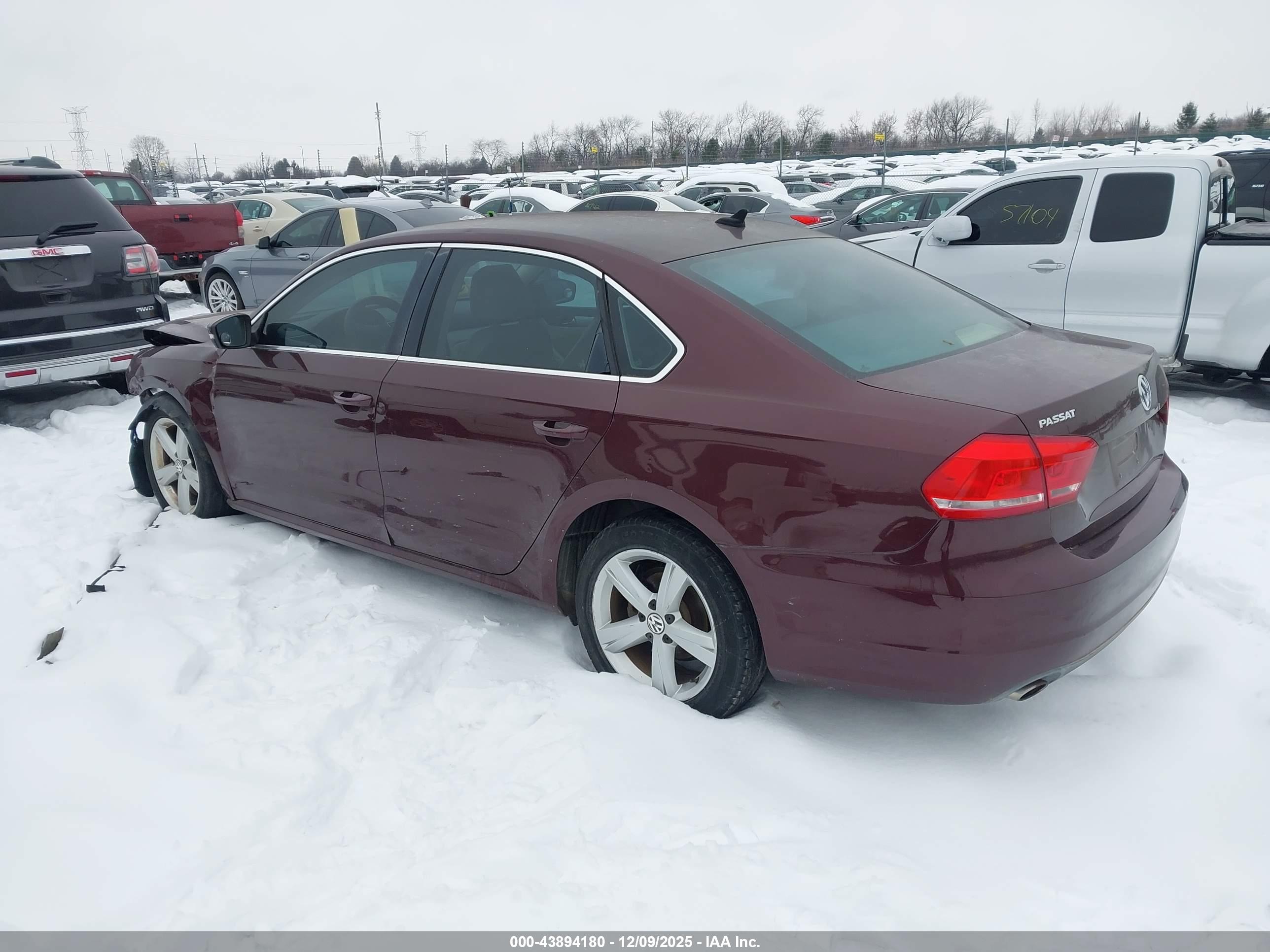 VOLKSWAGEN PASSAT image 3