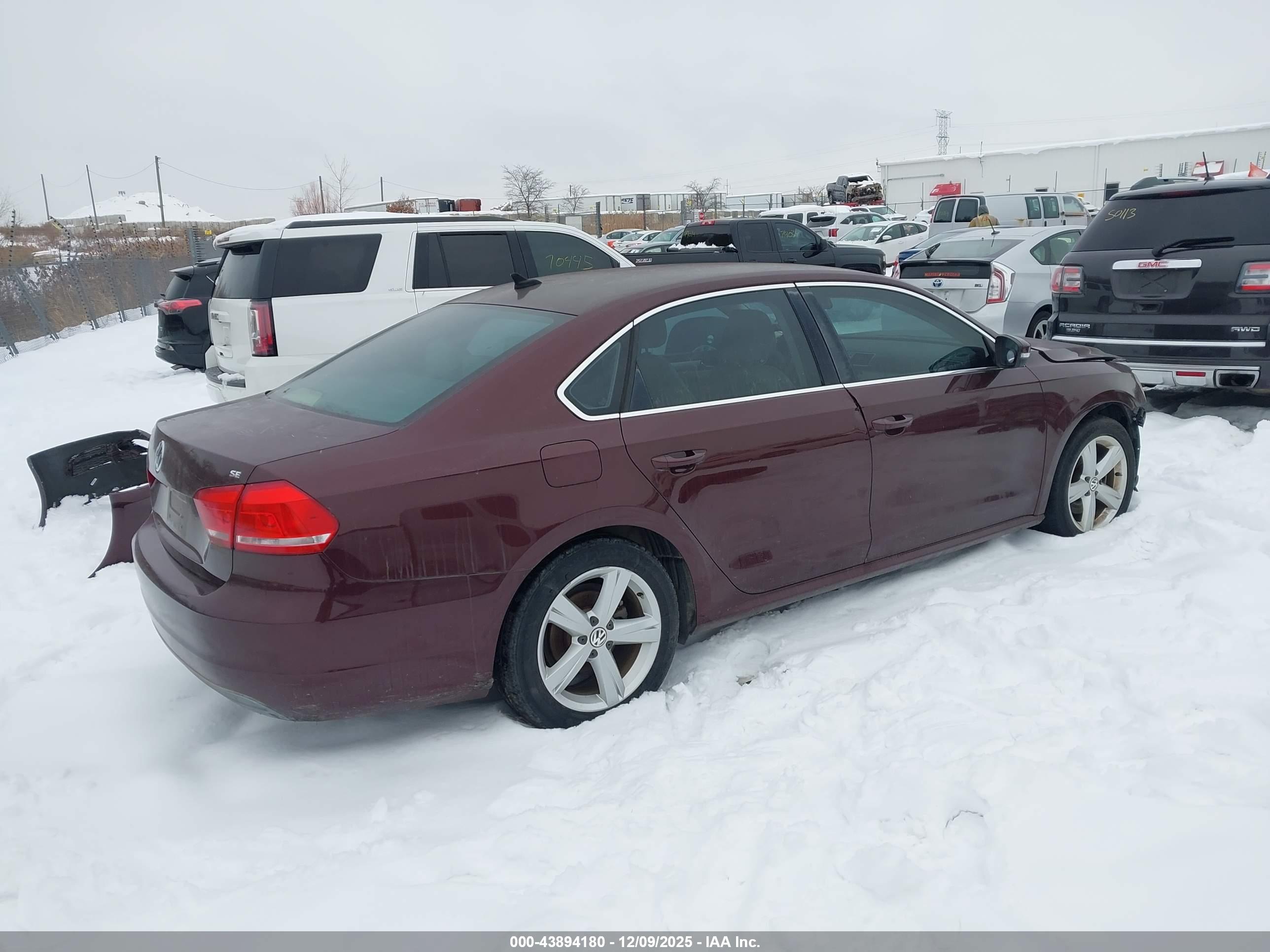 VOLKSWAGEN PASSAT image 4