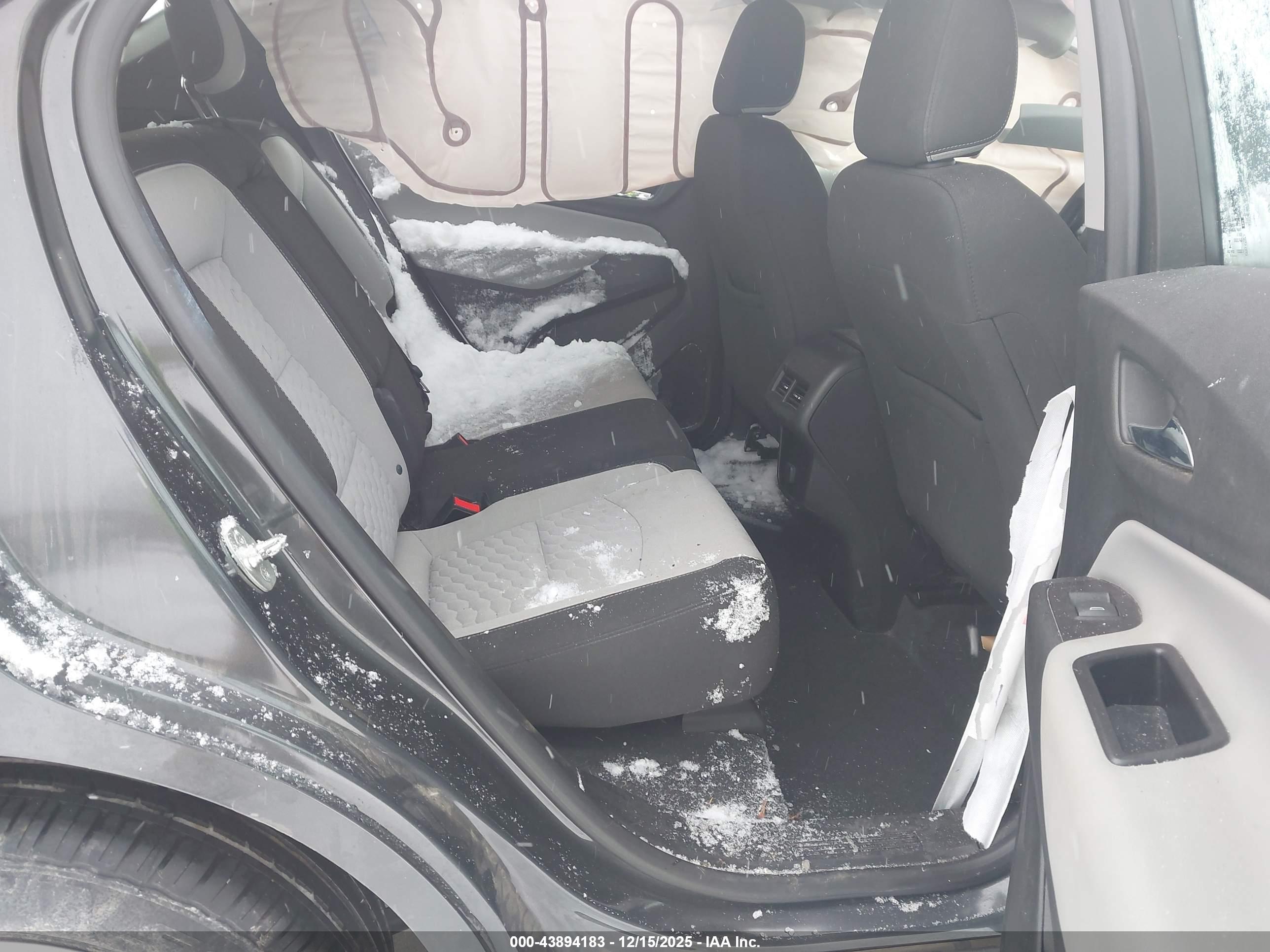 CHEVROLET EQUINOX image 8