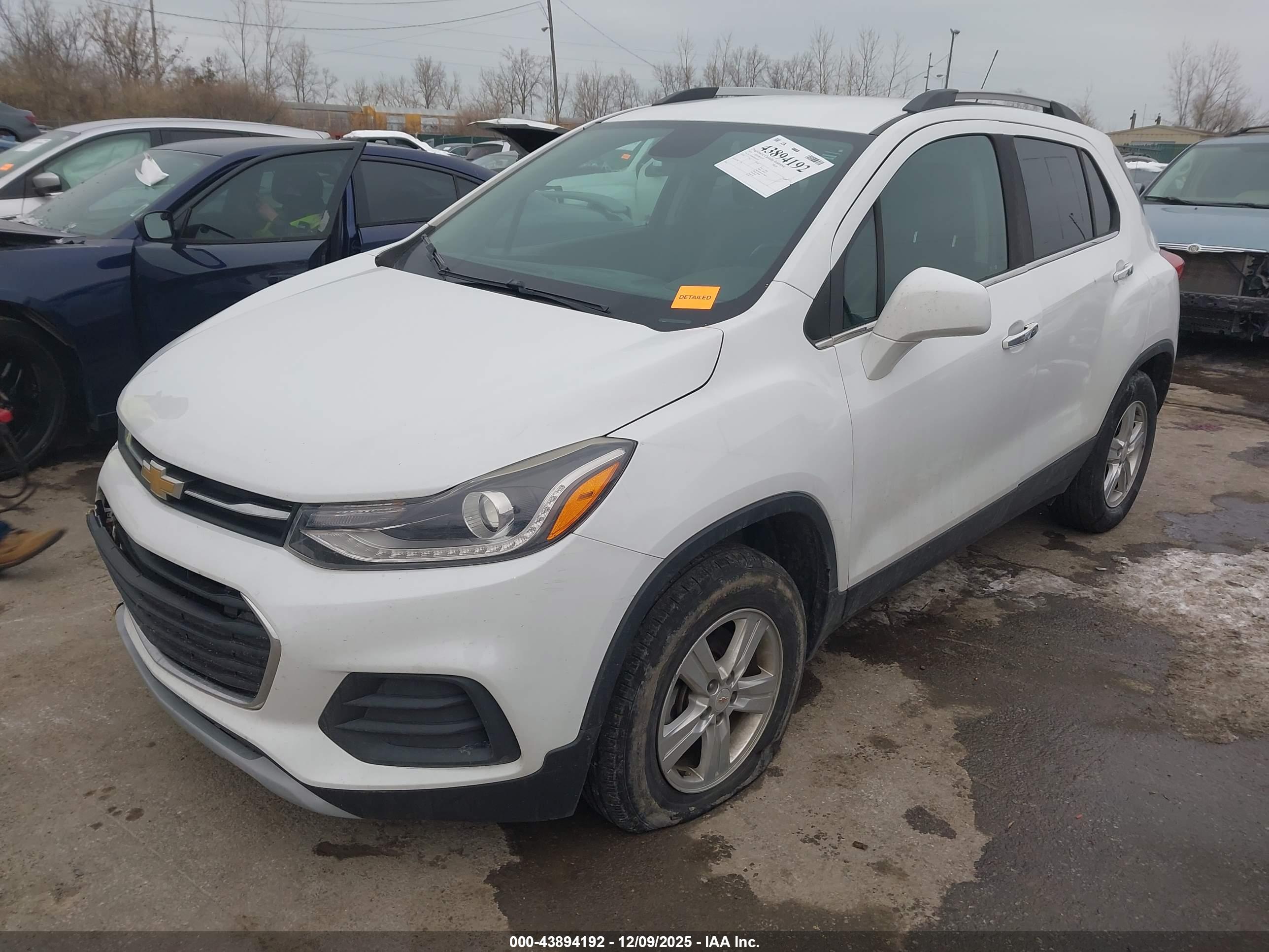 CHEVROLET TRAX image 2