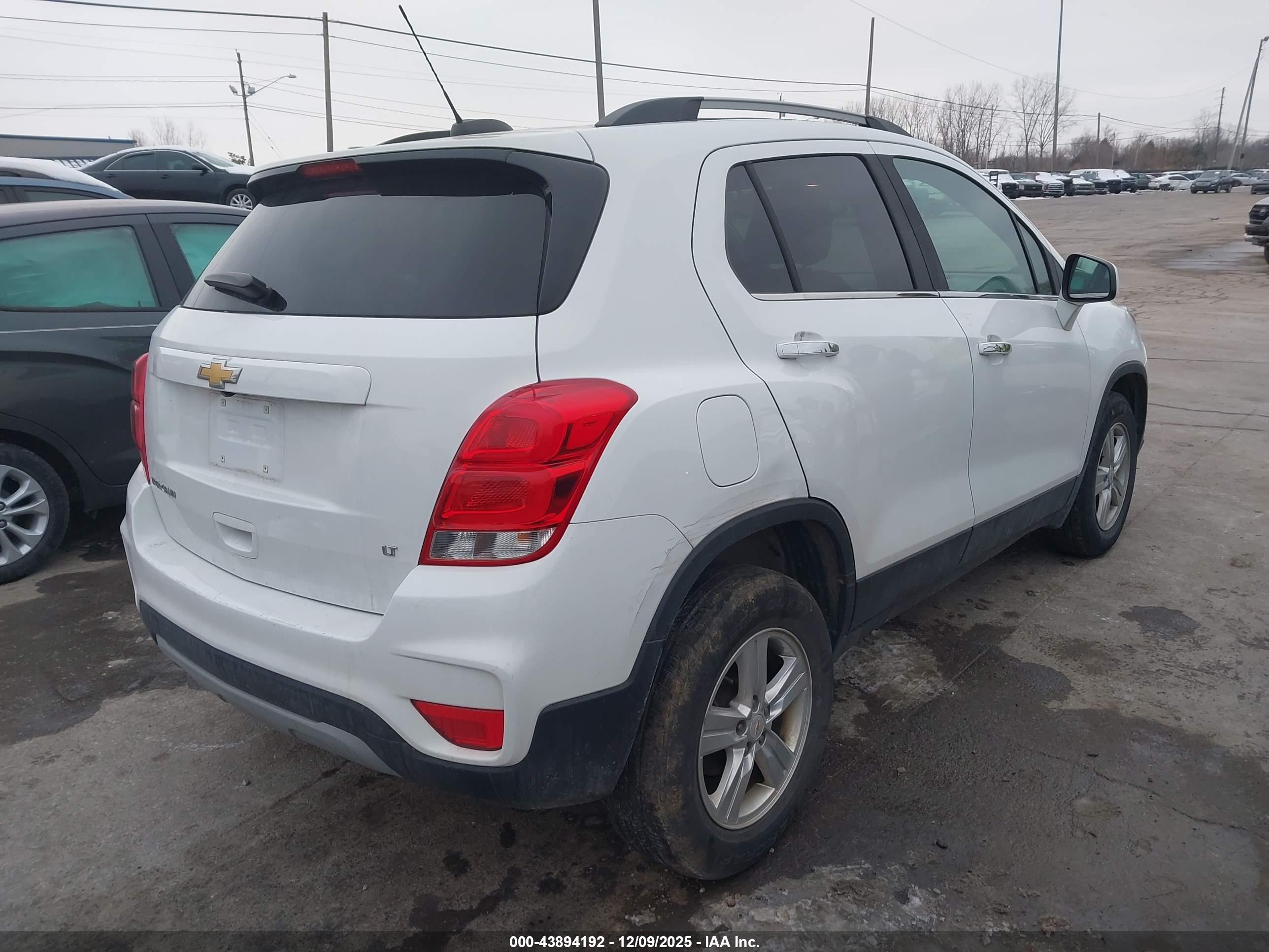 CHEVROLET TRAX image 4
