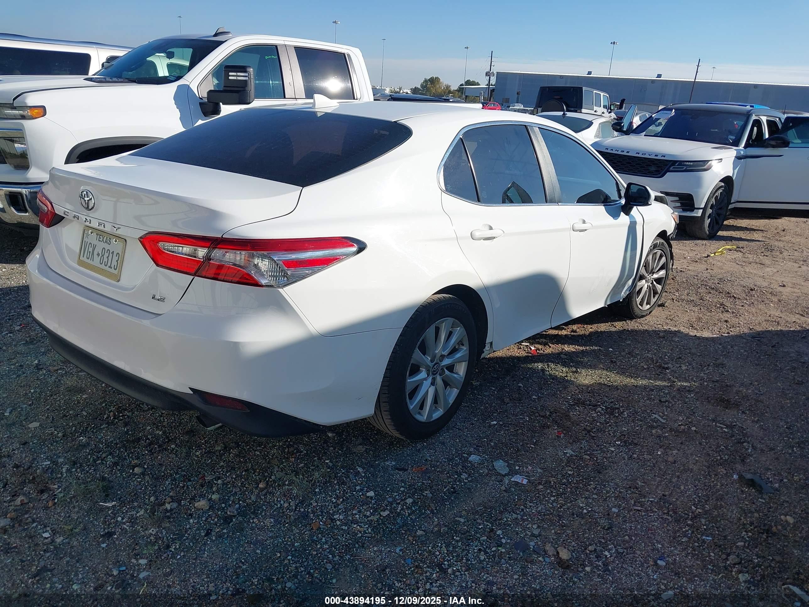 TOYOTA CAMRY image 4