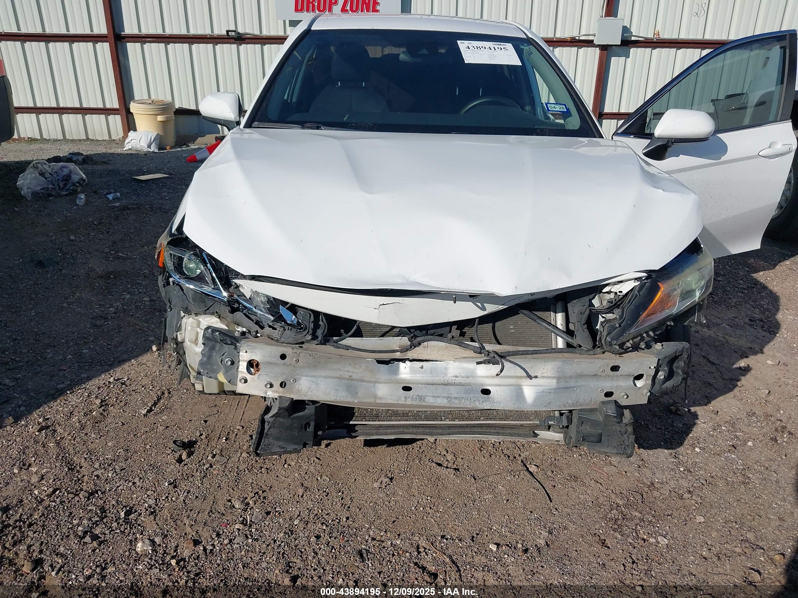 TOYOTA CAMRY image 6