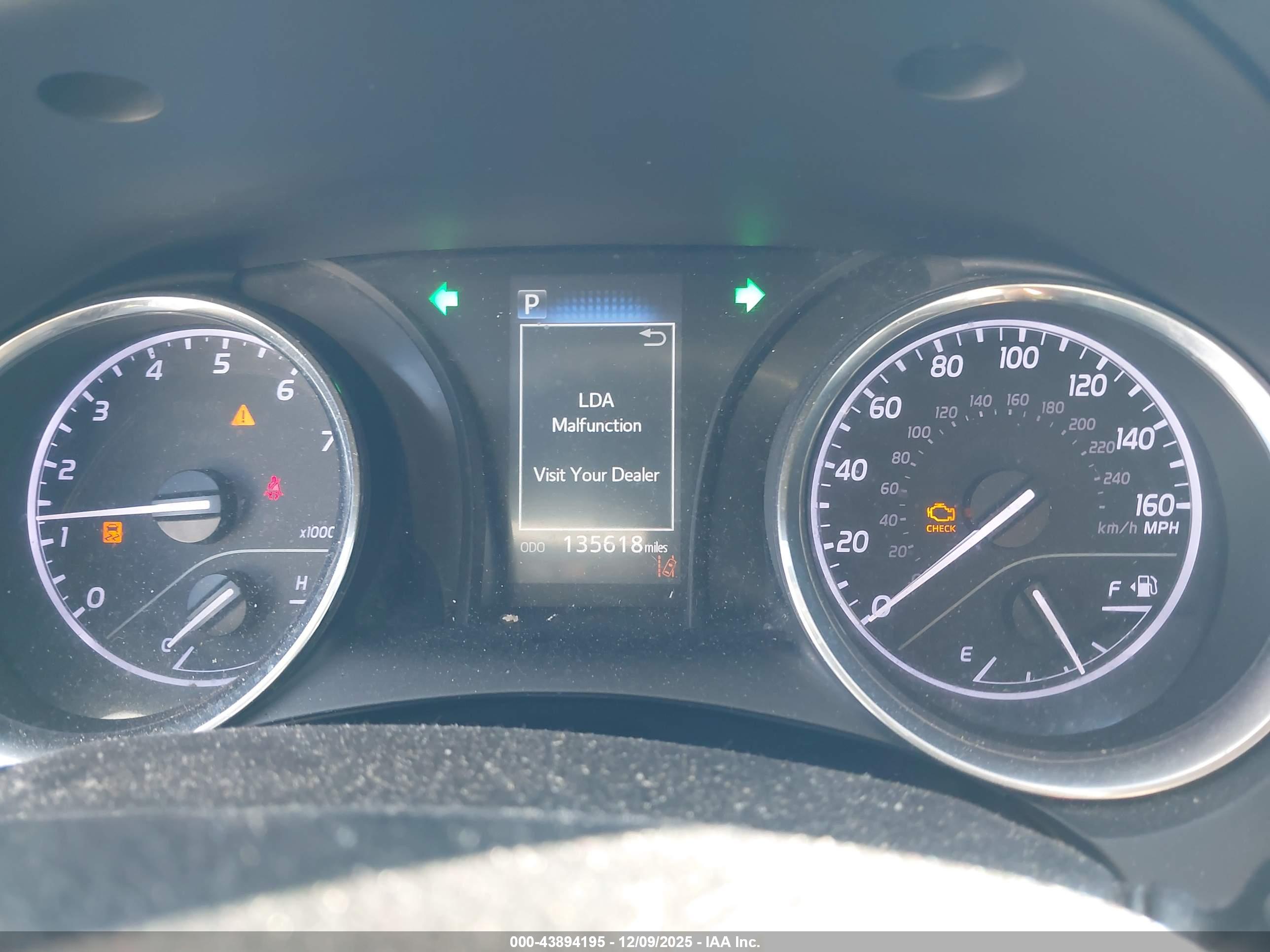TOYOTA CAMRY image 7