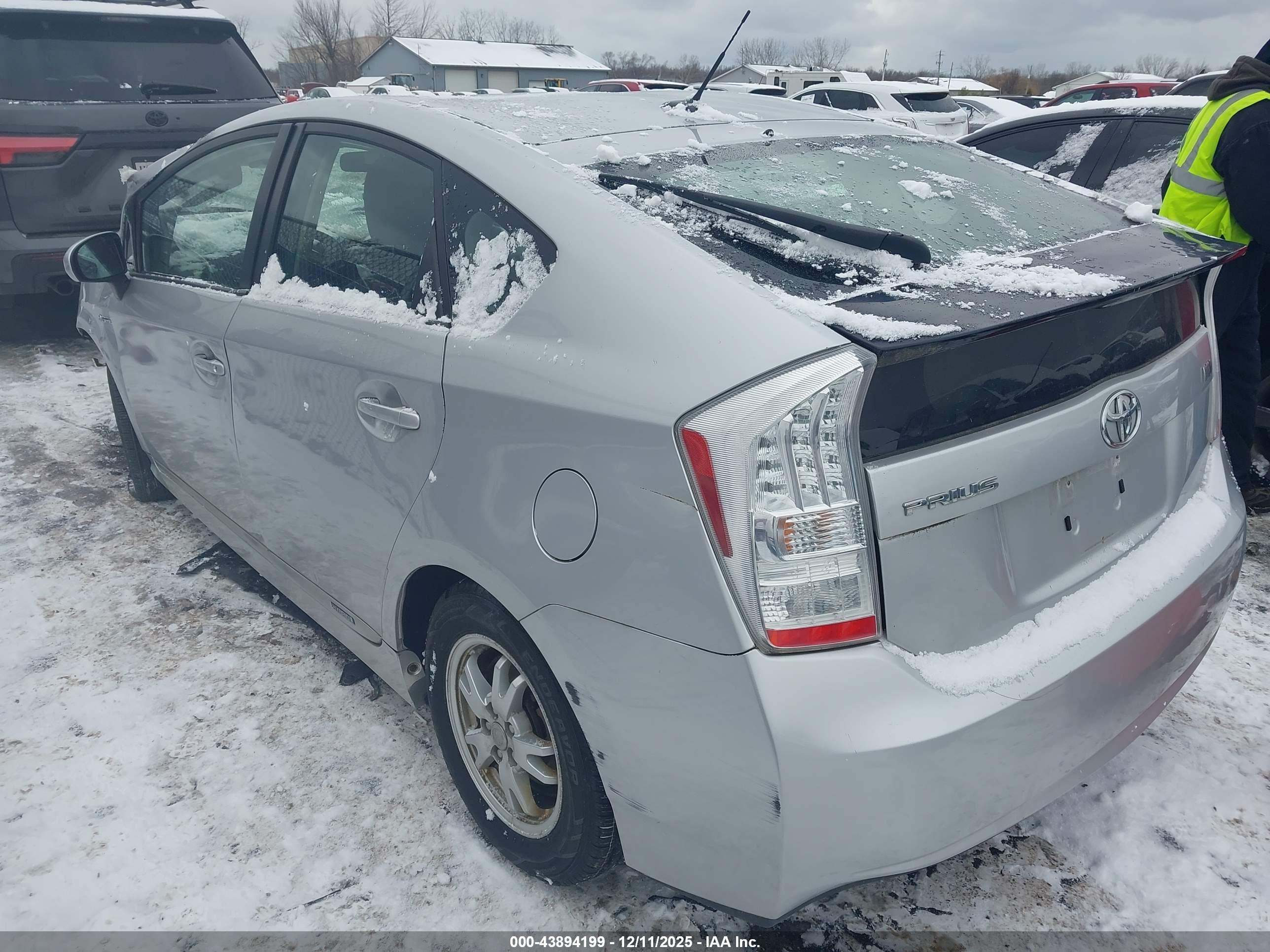 TOYOTA PRIUS image 3