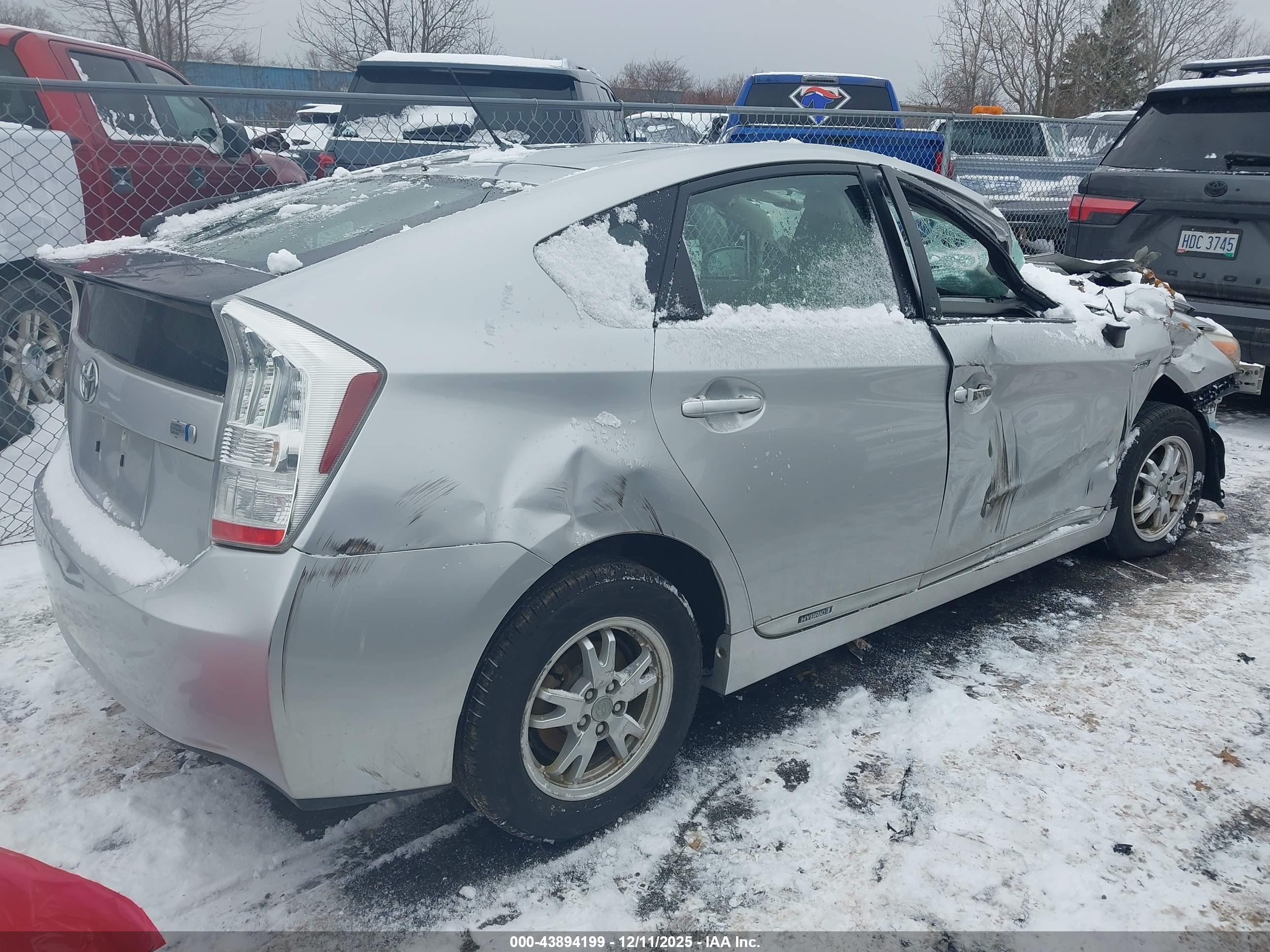 TOYOTA PRIUS image 4