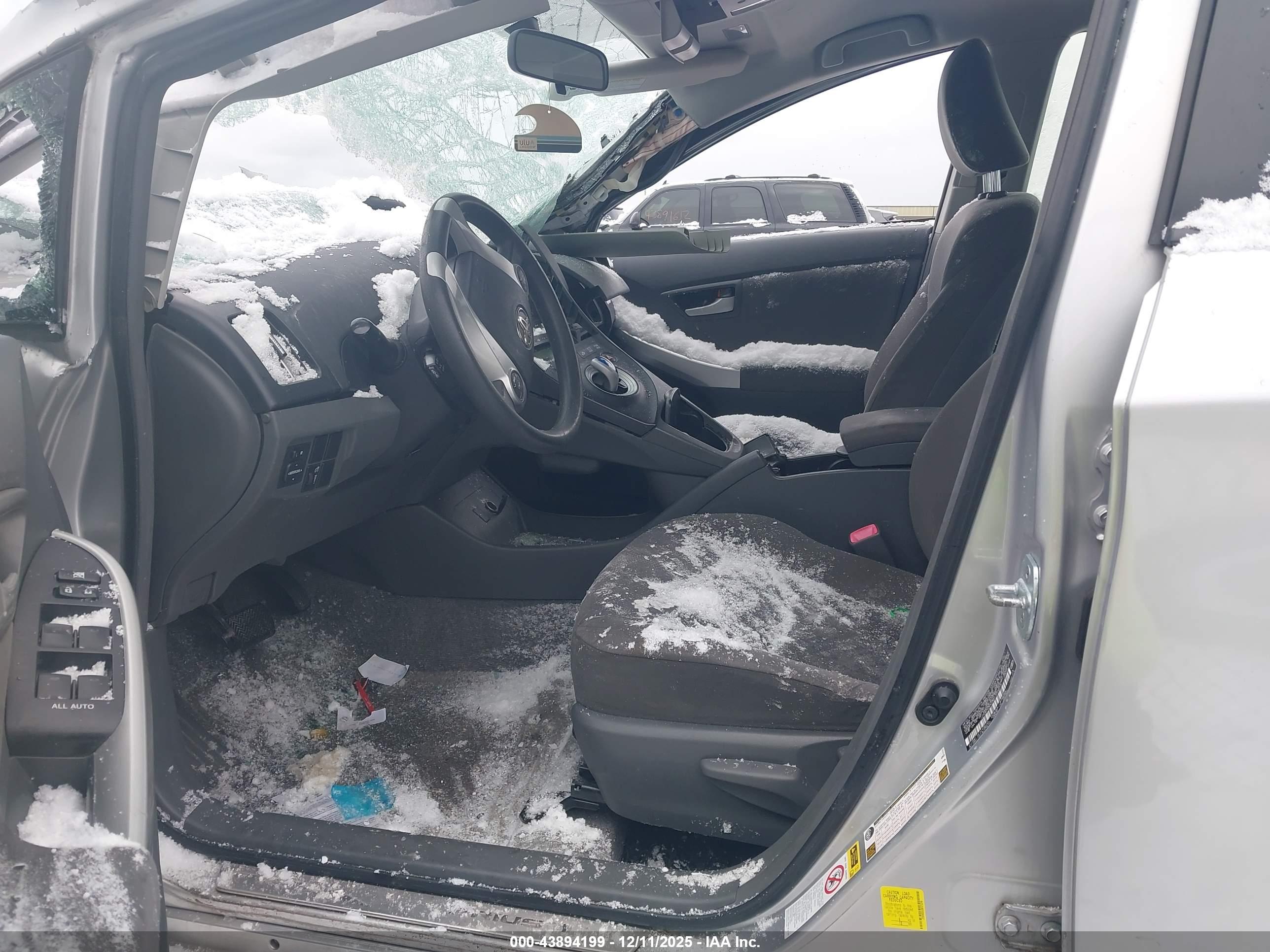 TOYOTA PRIUS image 5