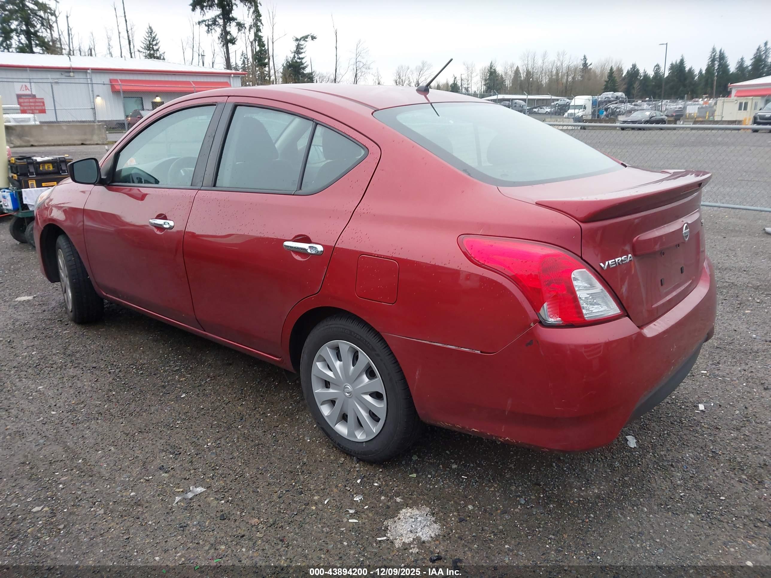 NISSAN VERSA image 3