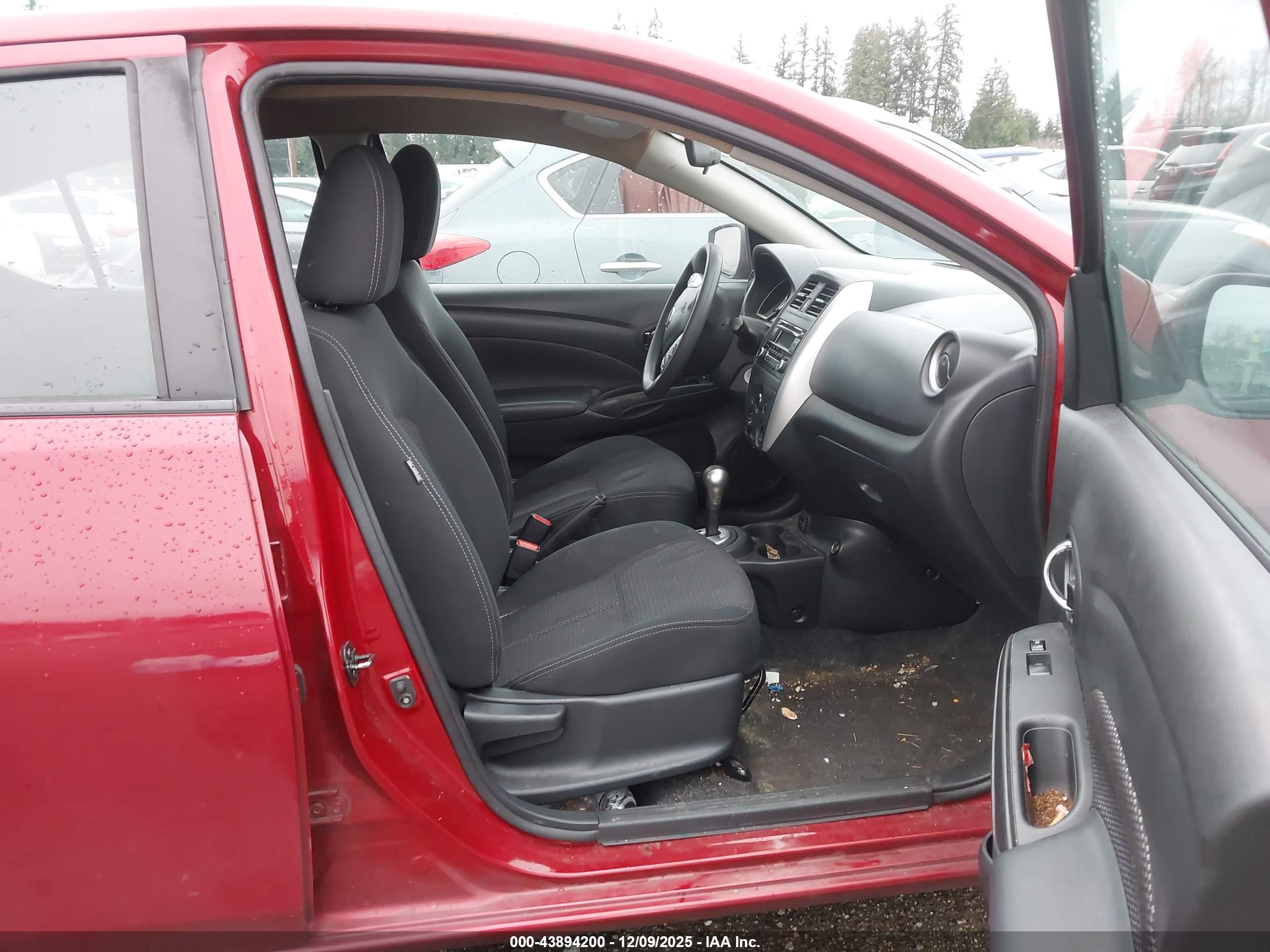 NISSAN VERSA image 5