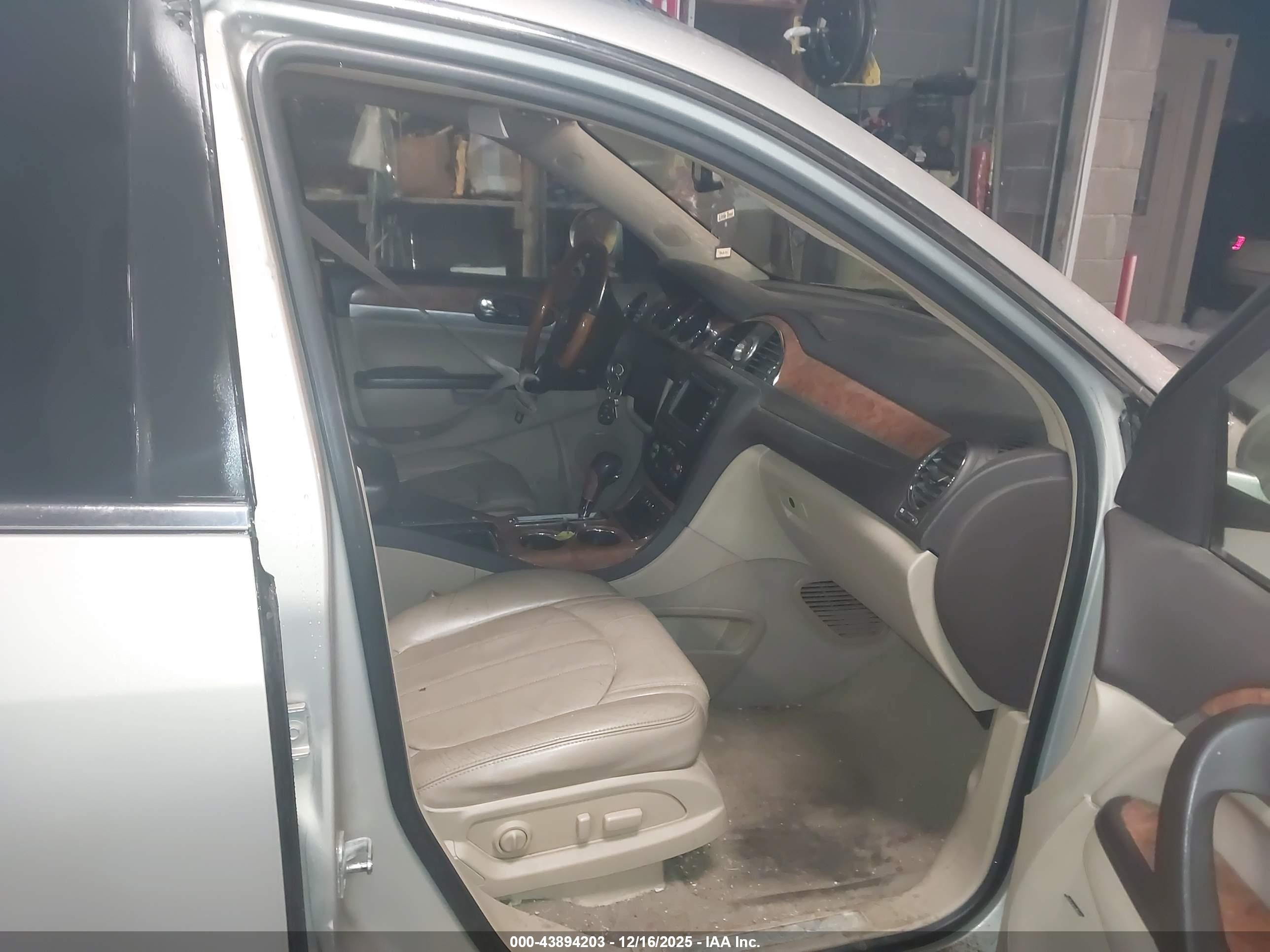 BUICK ENCLAVE image 5