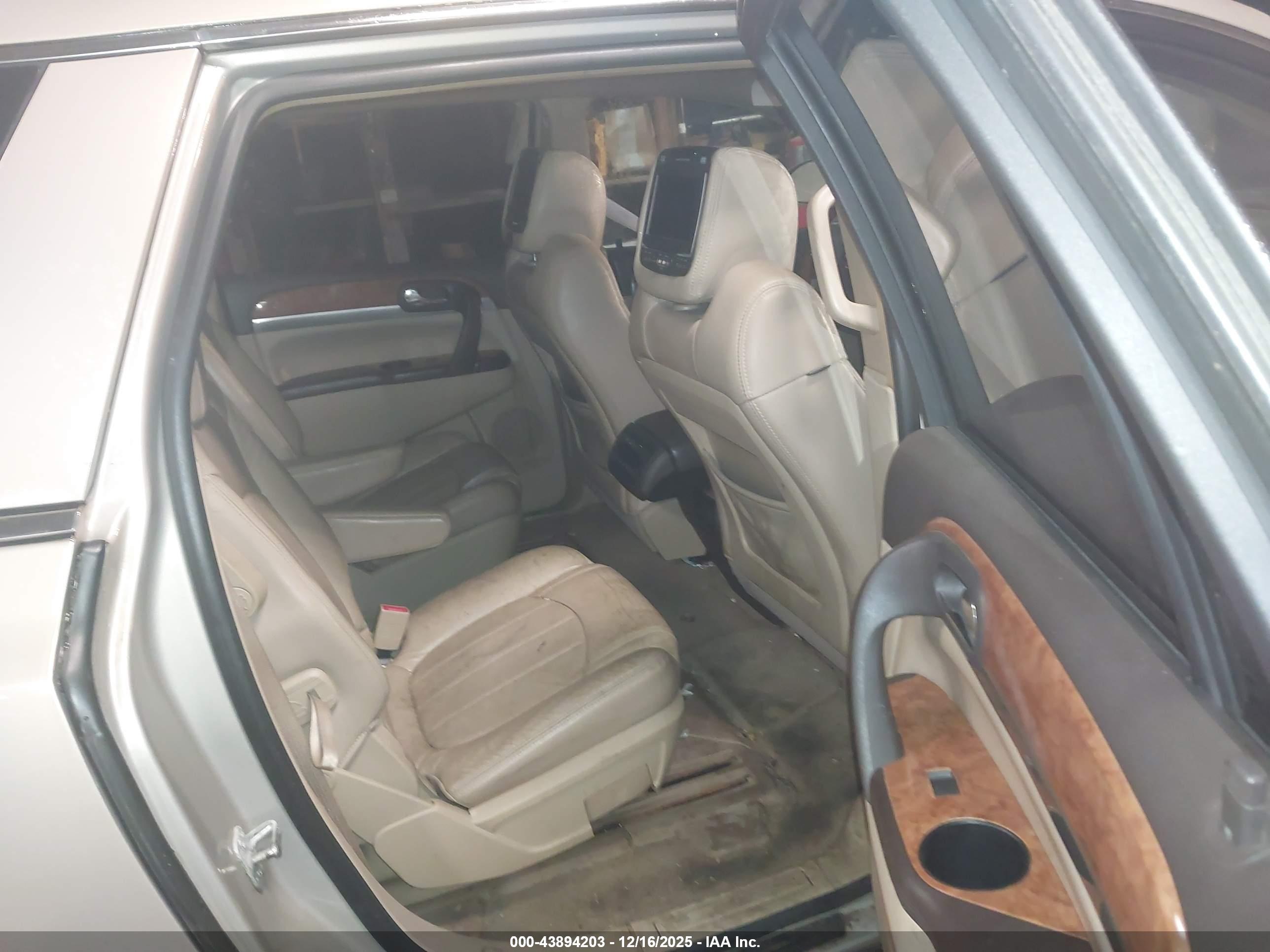 BUICK ENCLAVE image 8