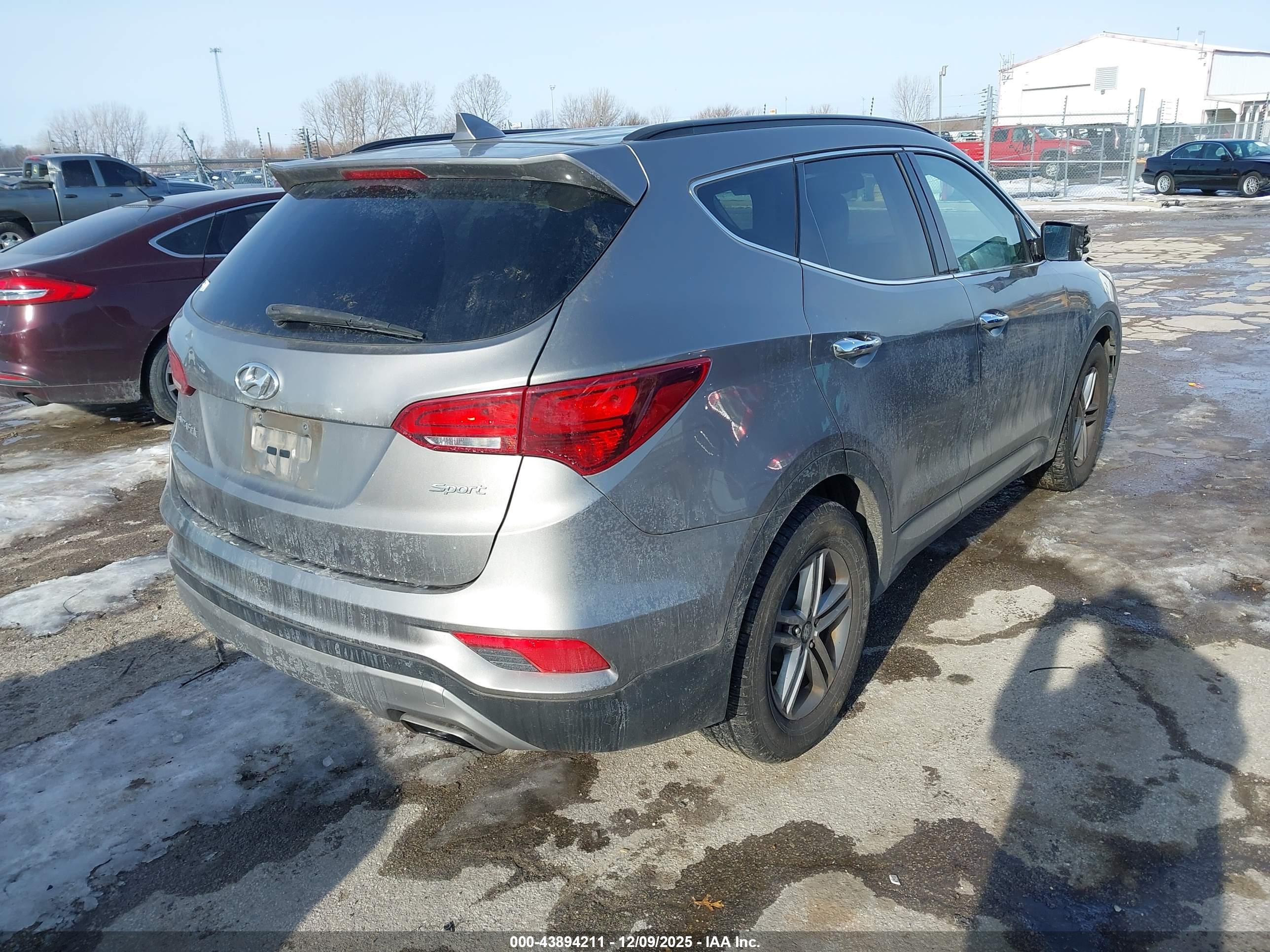 HYUNDAI SANTA image 4
