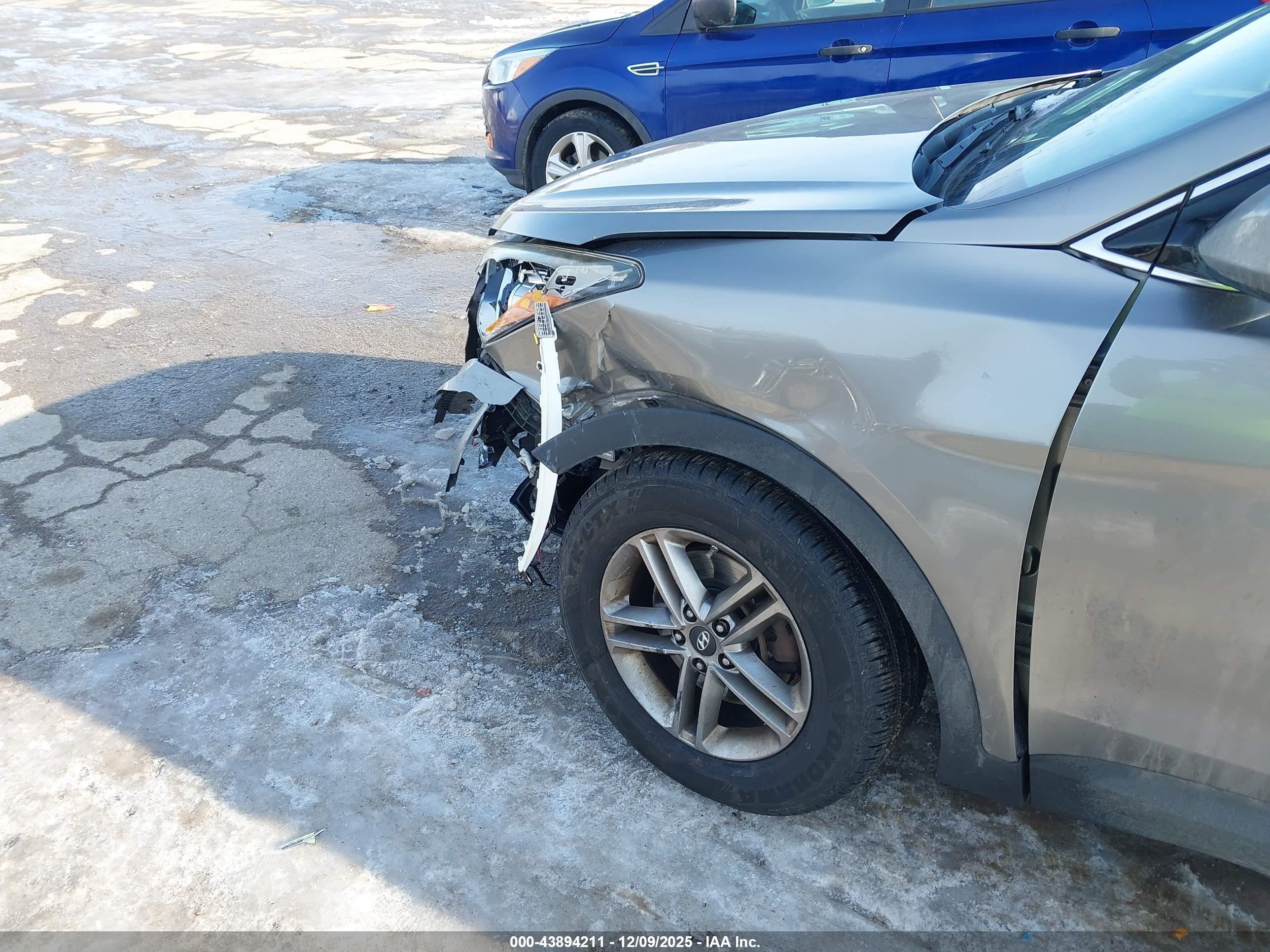 HYUNDAI SANTA image 6