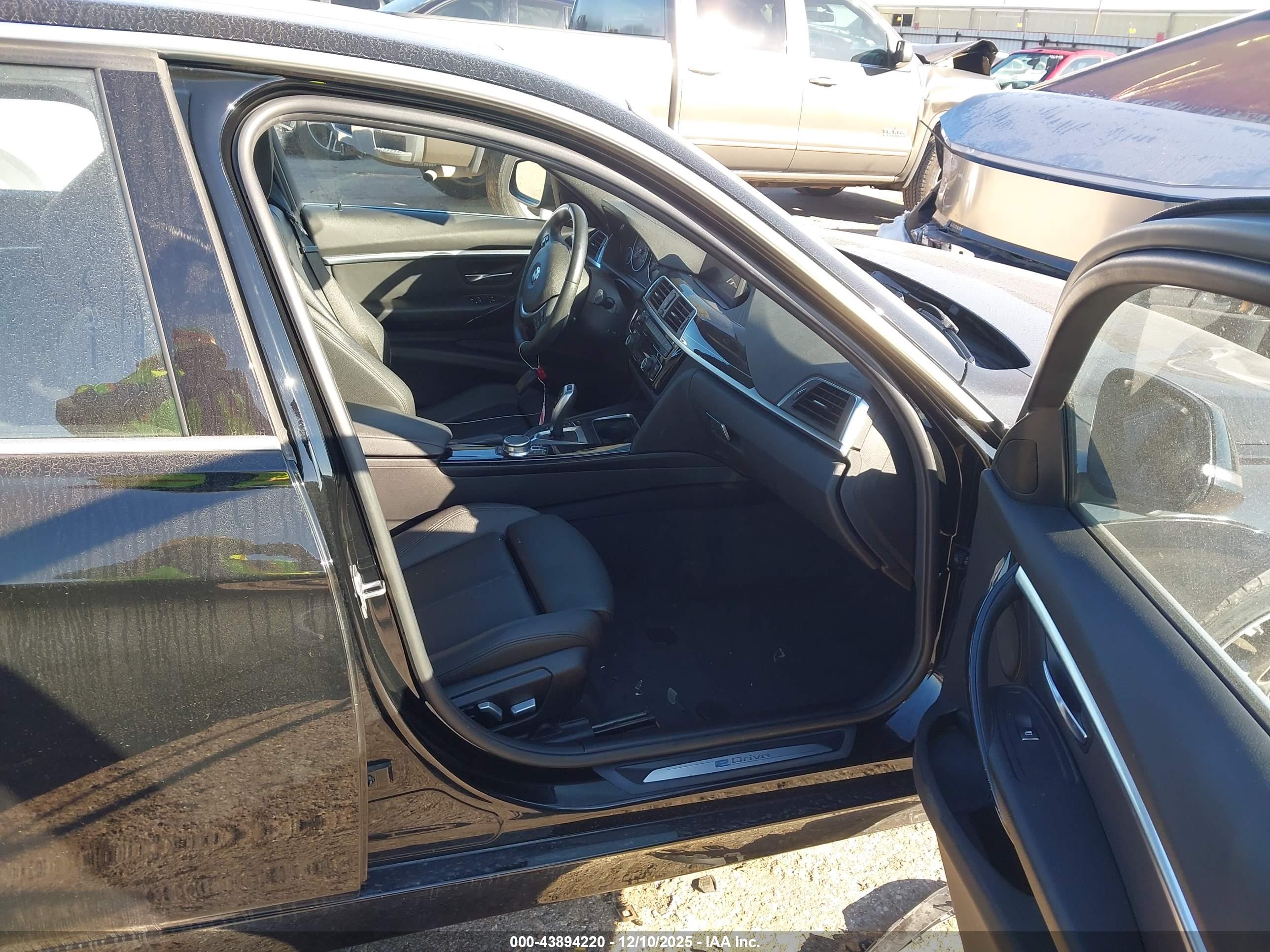 BMW 330E image 5
