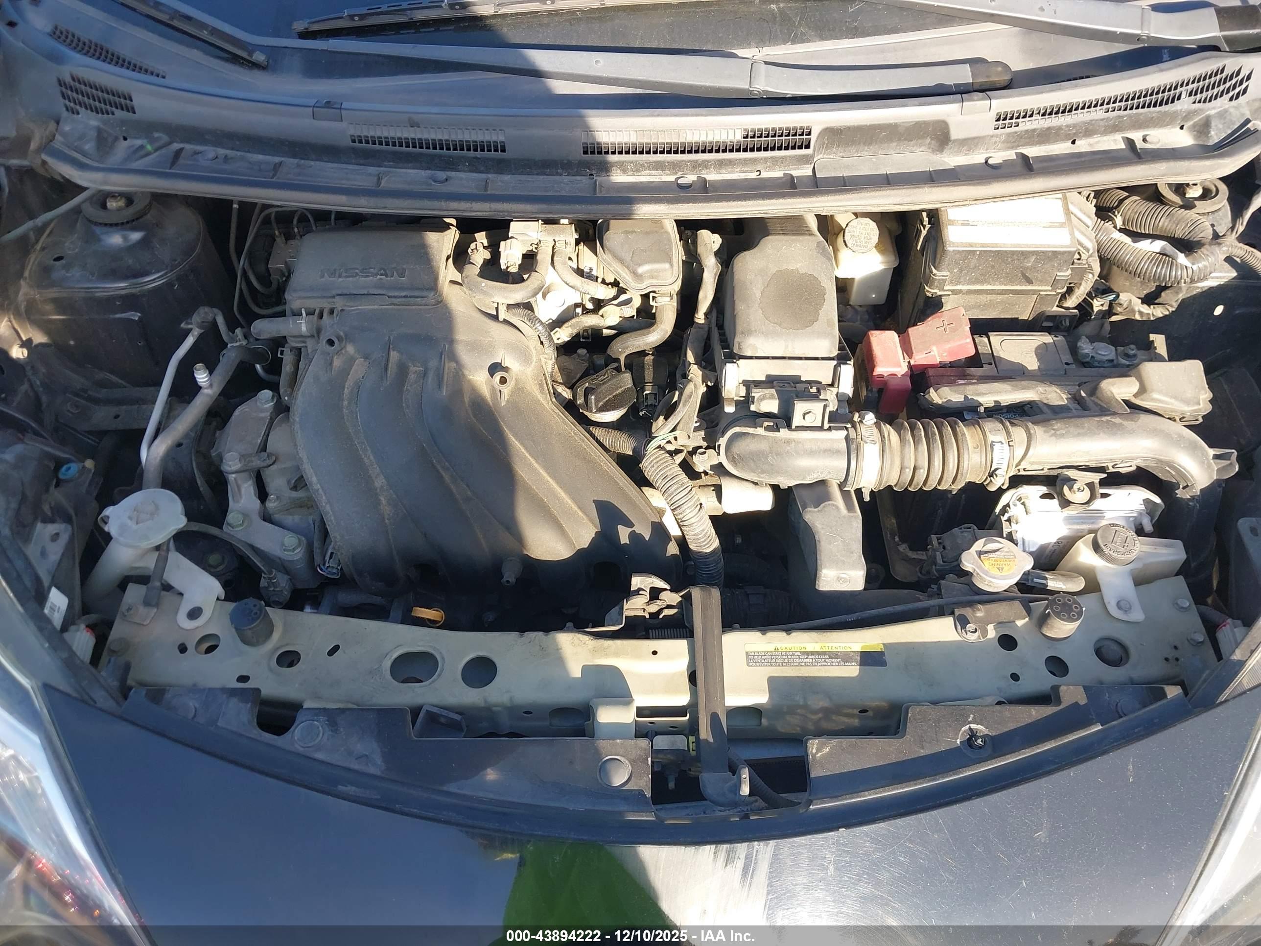 NISSAN VERSA image 10