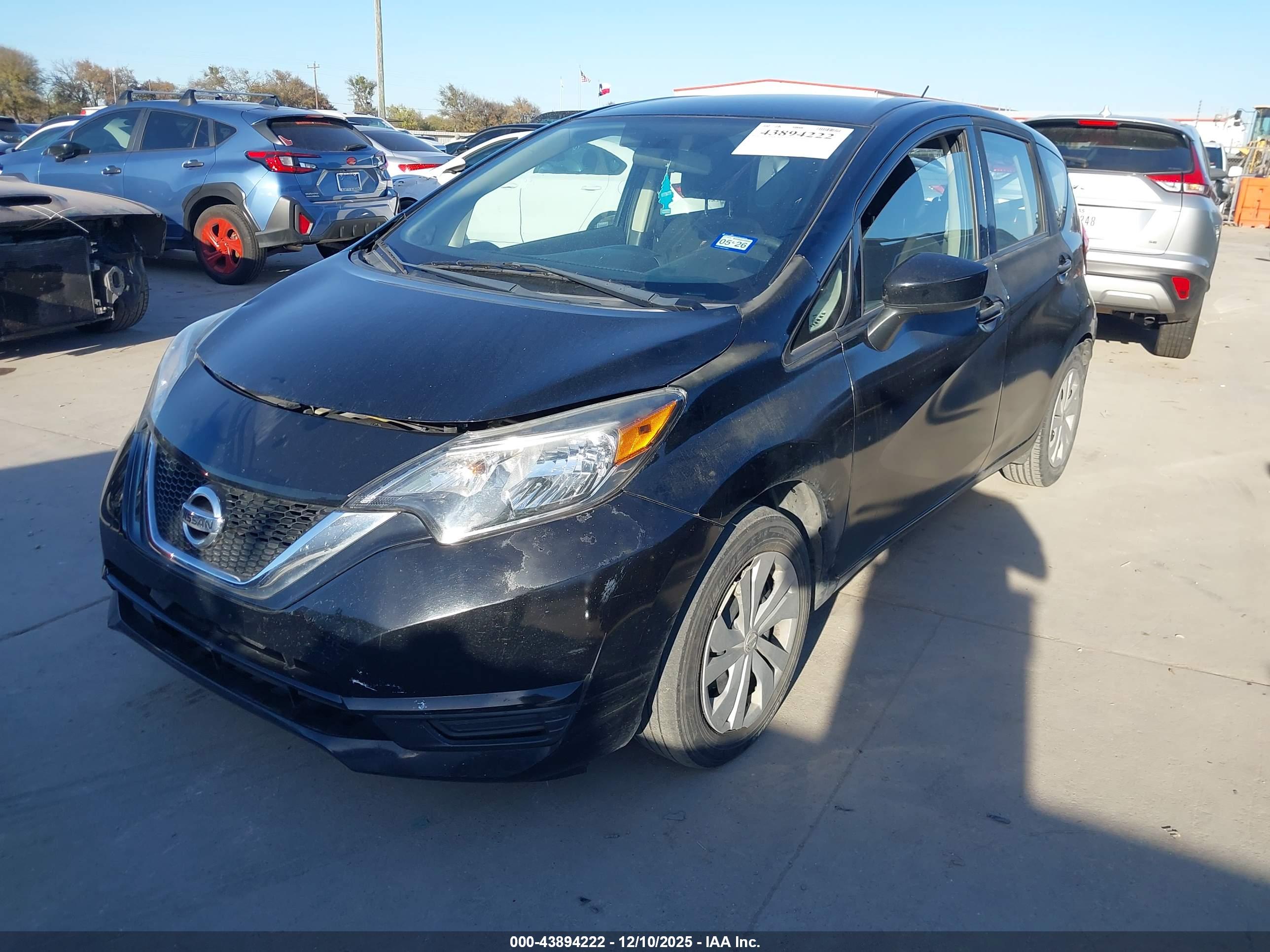 NISSAN VERSA image 2